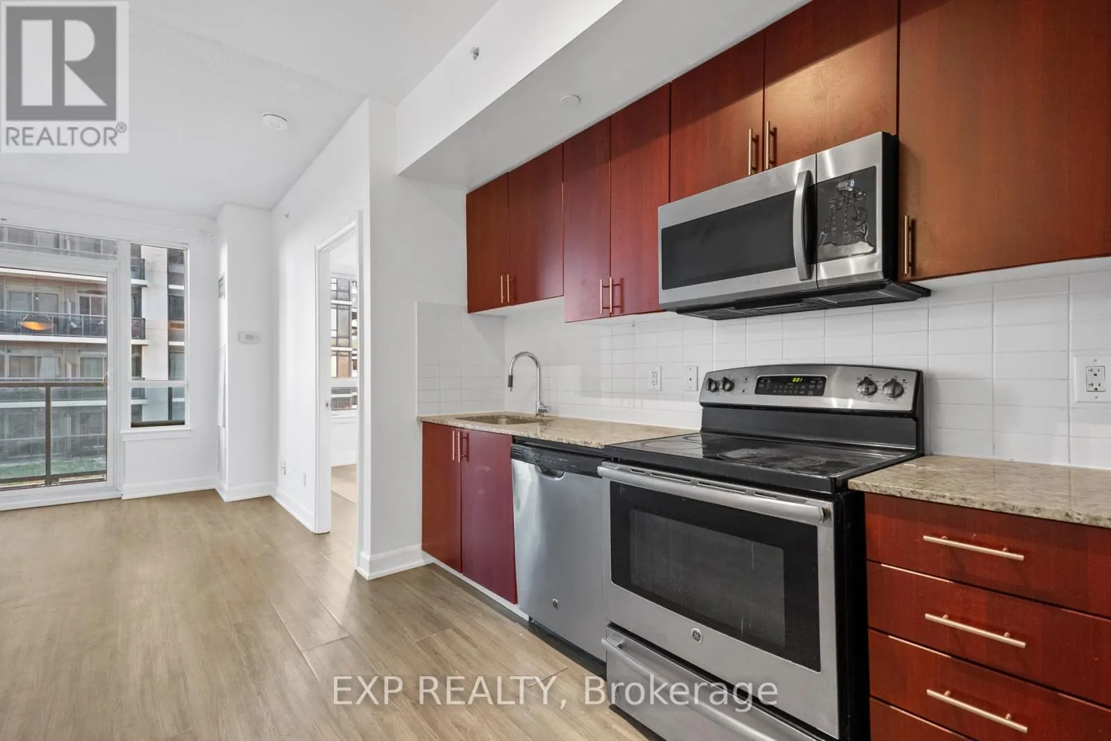 1011 - 7167 YONGE STREET
