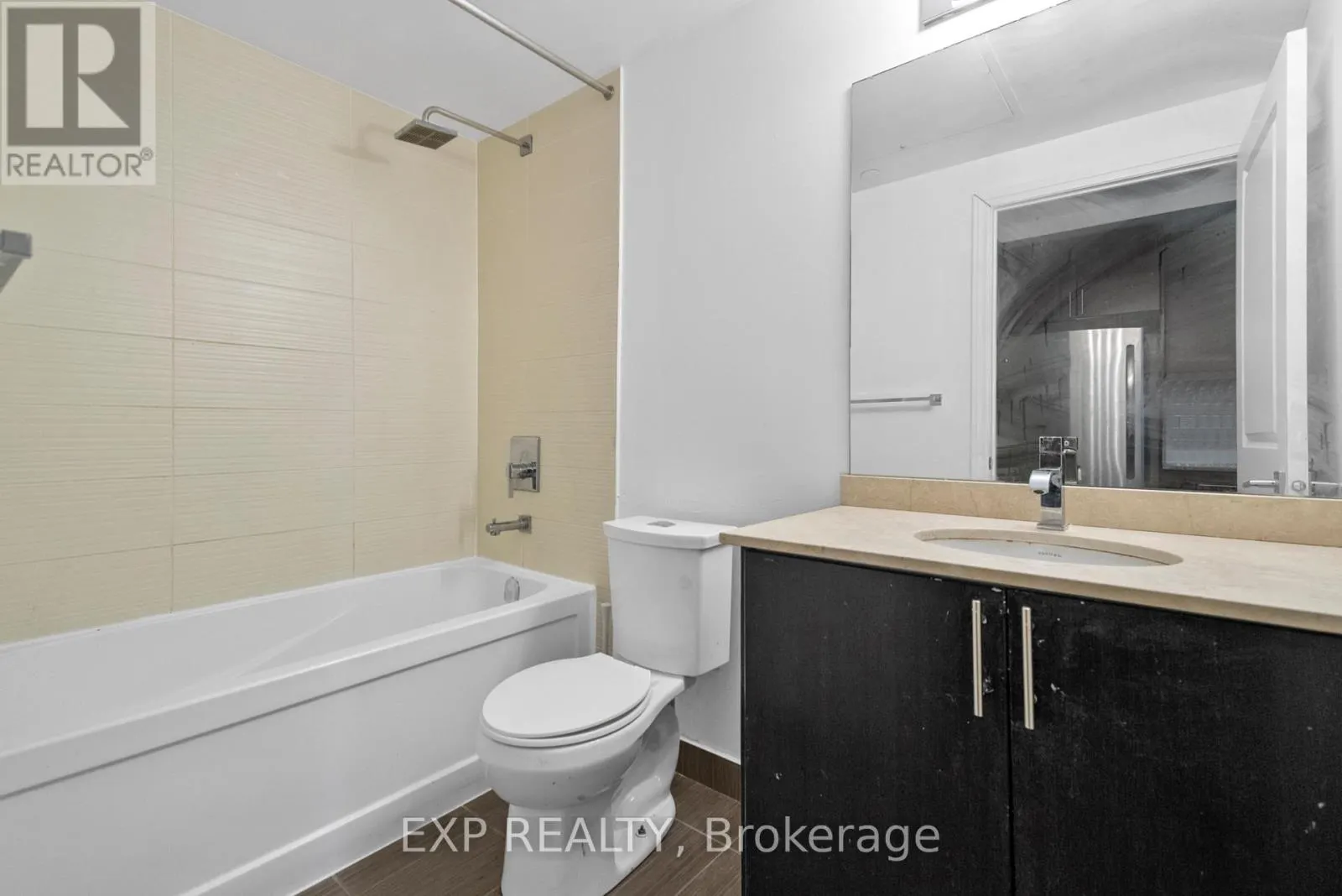 1011 - 7167 YONGE STREET