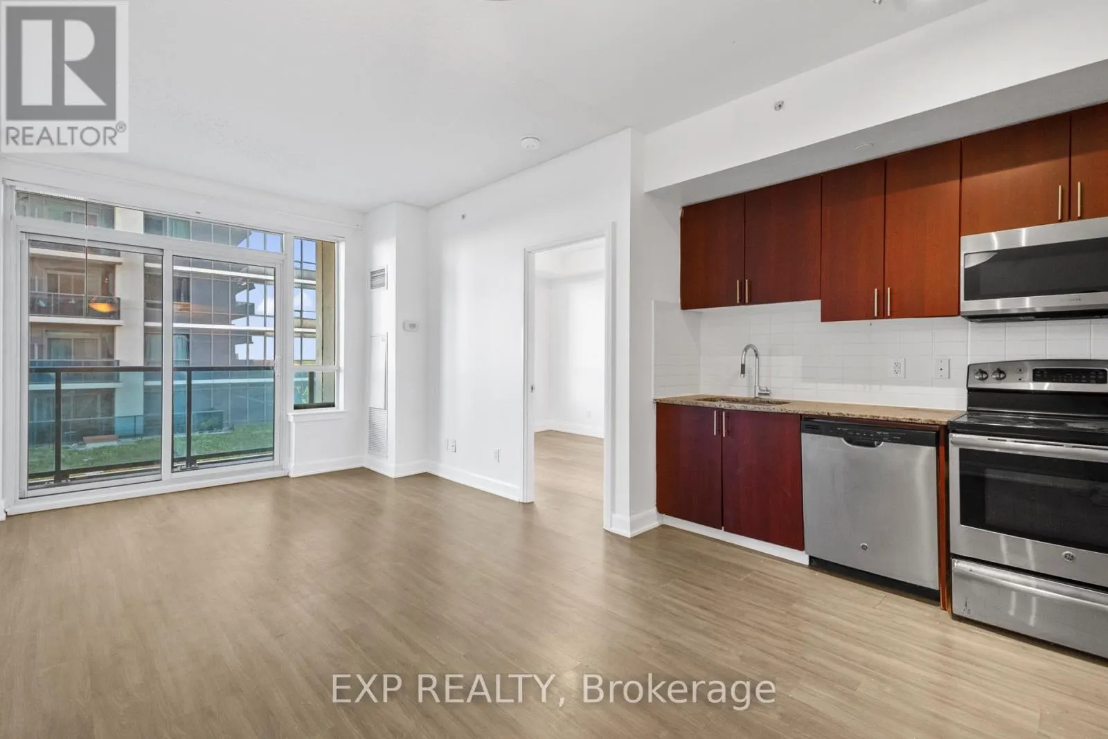 1011 - 7167 YONGE STREET