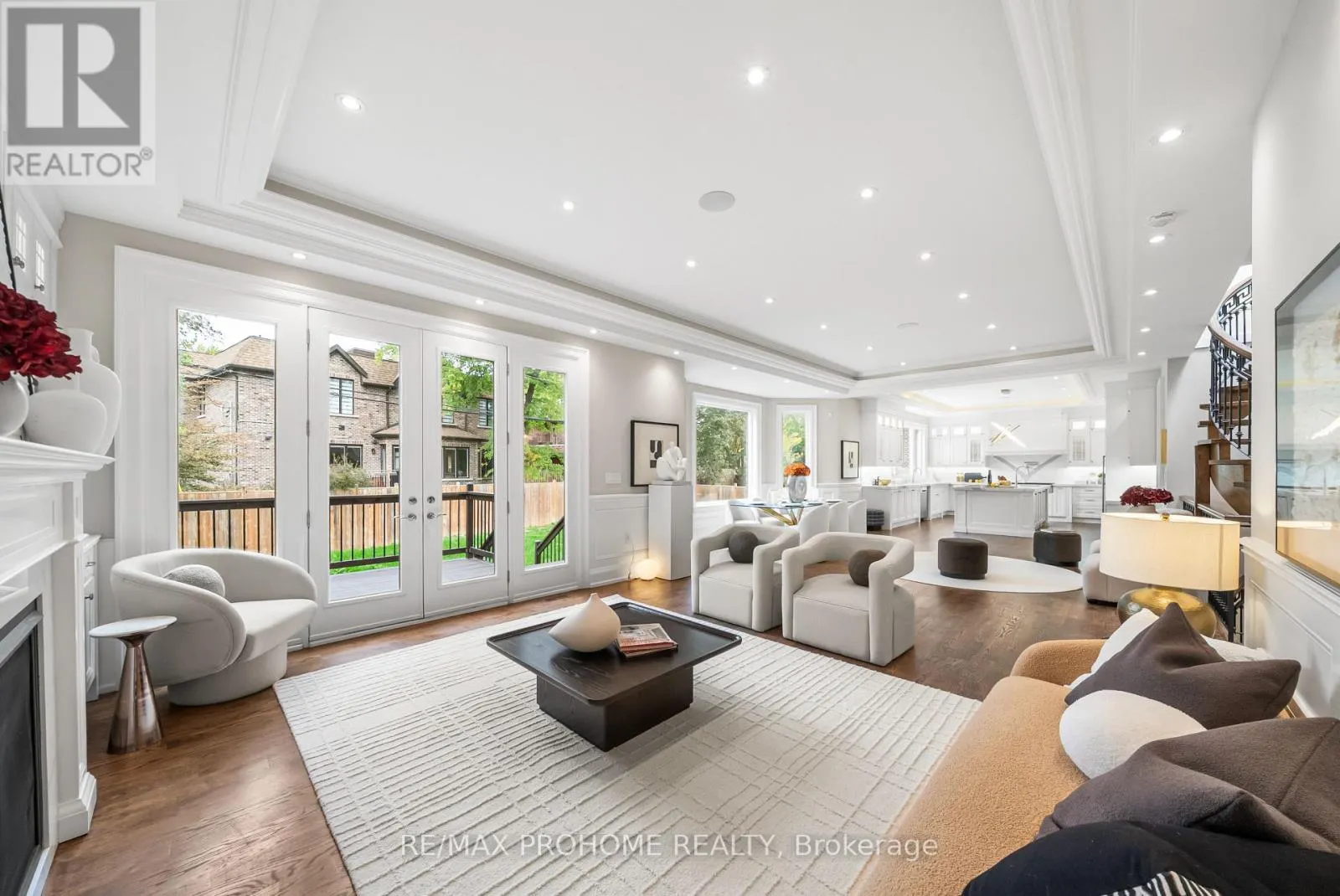 8 WORSLEY COURT