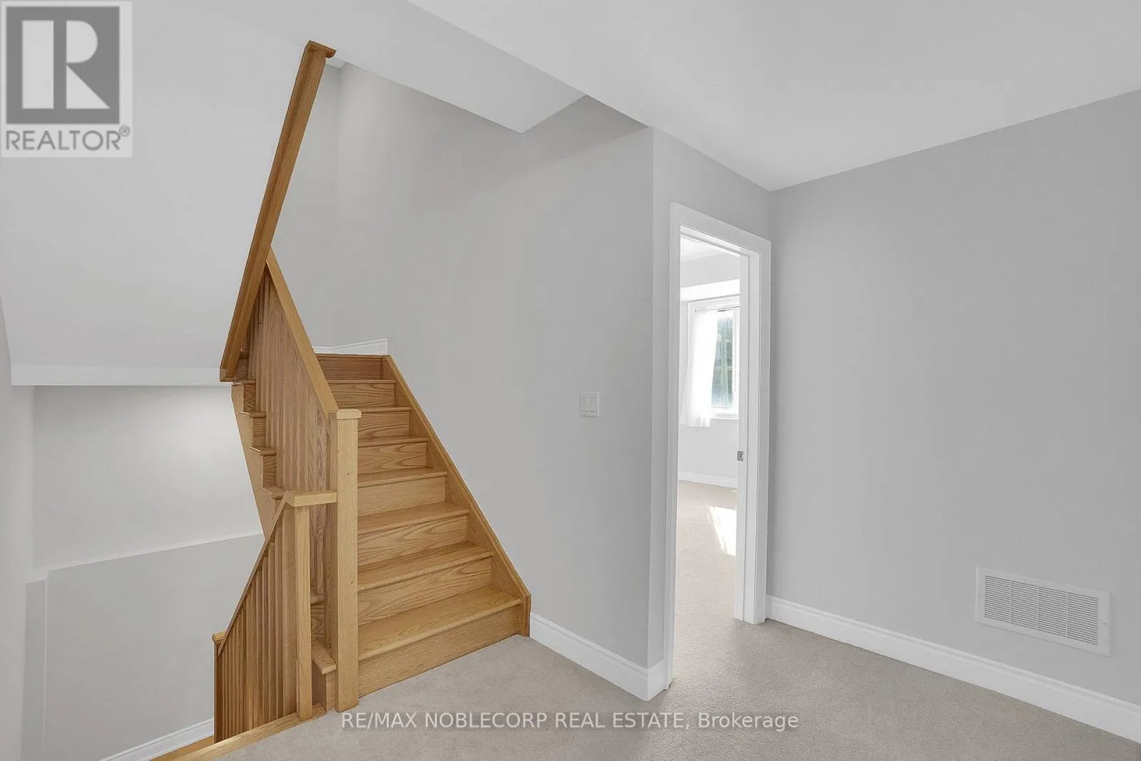 34 ALAN WILLIAMS TRAIL