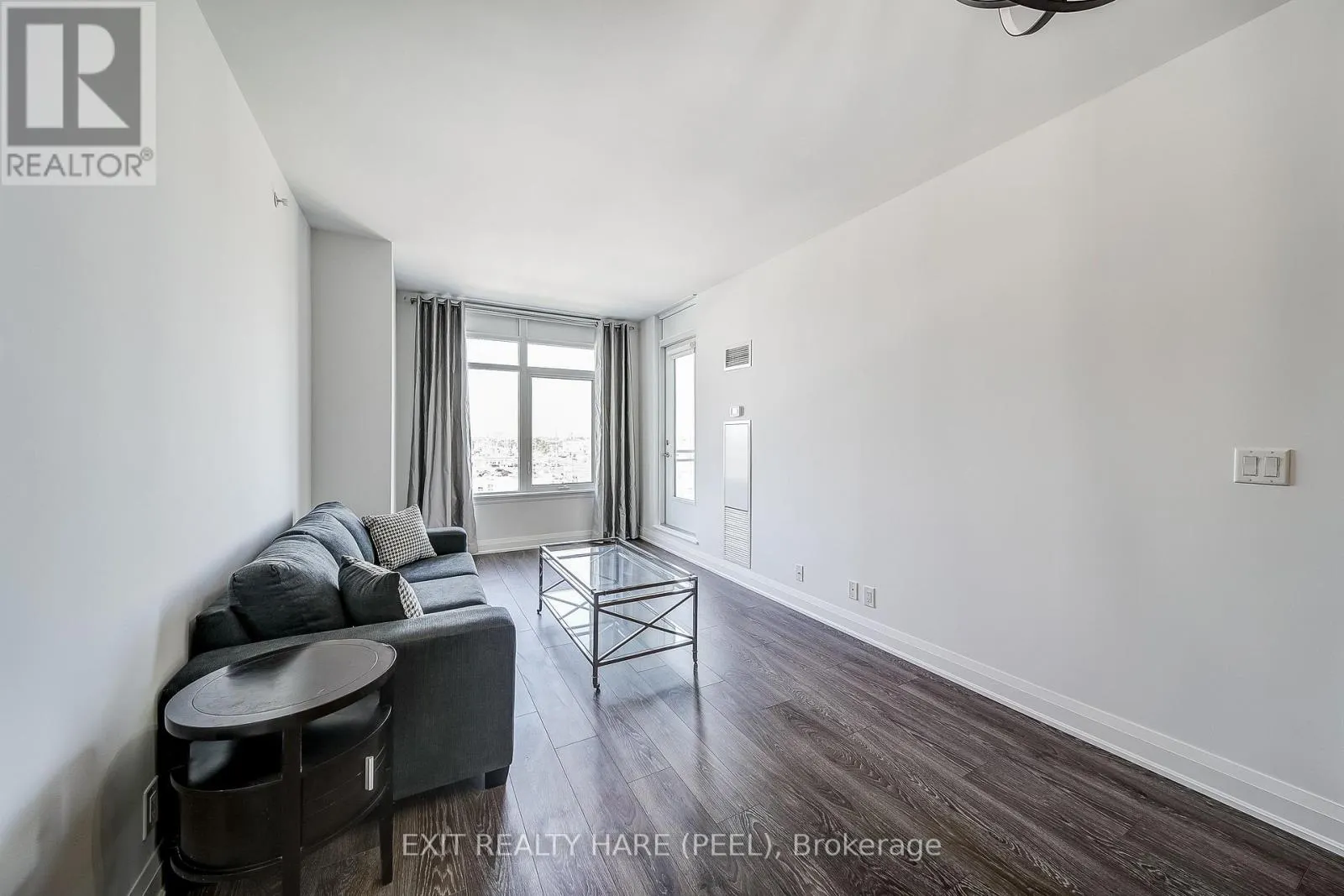 706 - 12 WOODSTREAM BOULEVARD