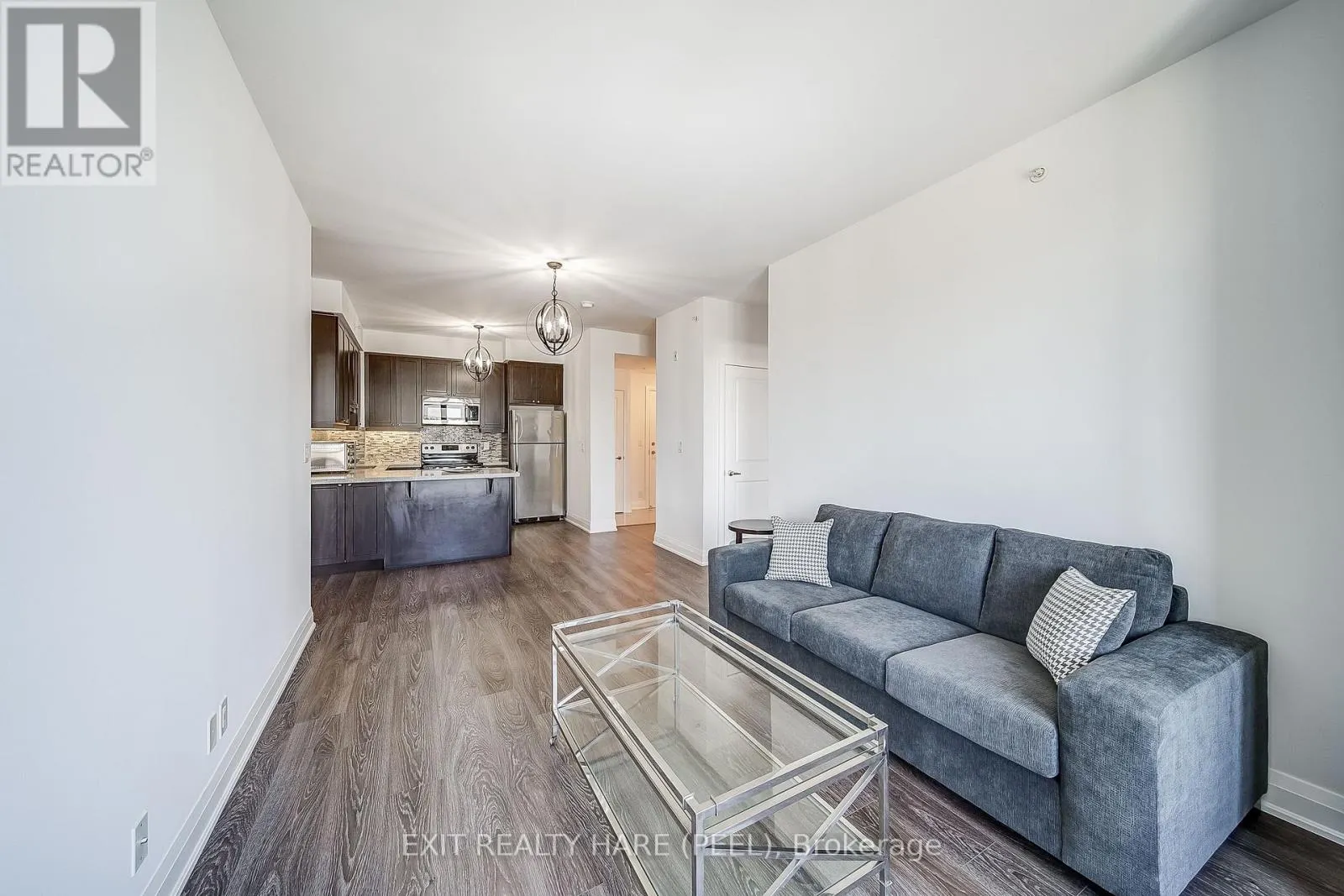 706 - 12 WOODSTREAM BOULEVARD