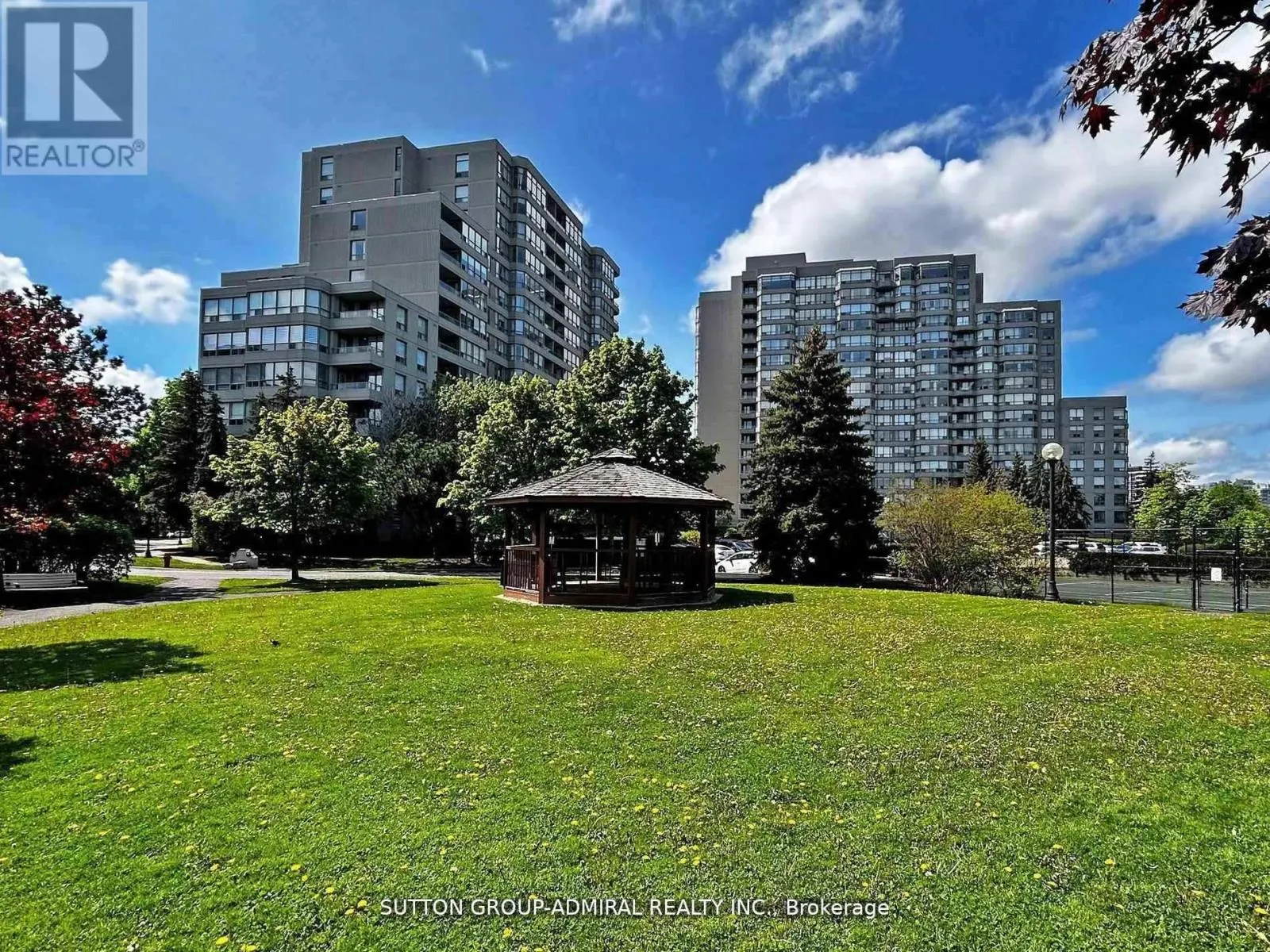 401 - 11 TOWNSGATE DRIVE