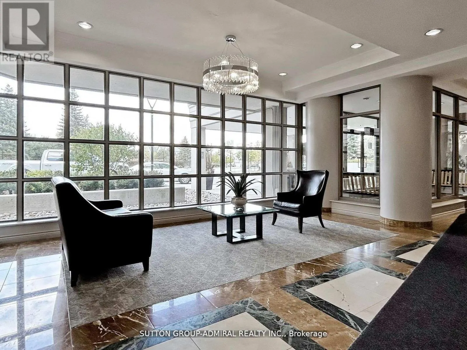 401 - 11 TOWNSGATE DRIVE