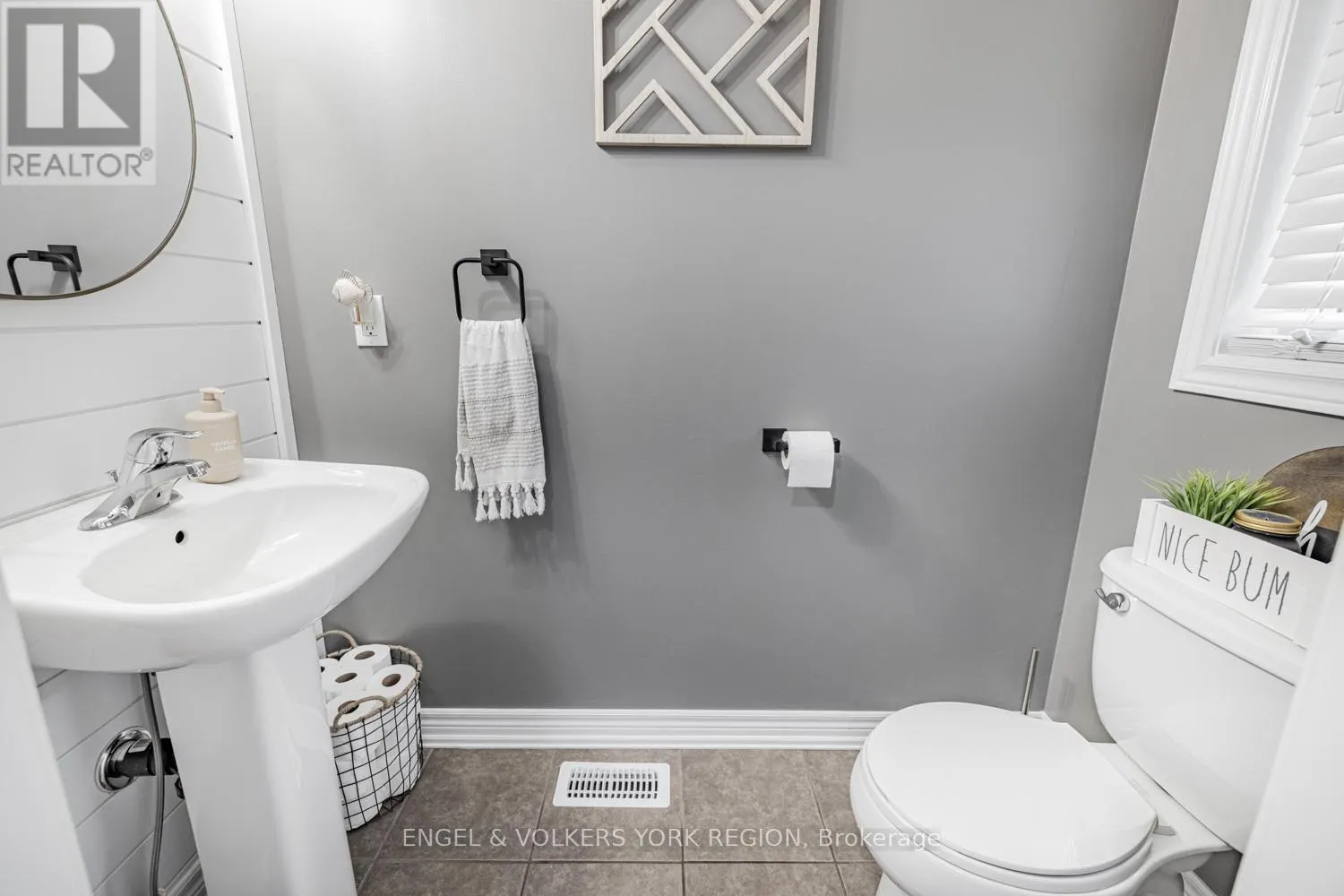 176 BANTING CRESCENT