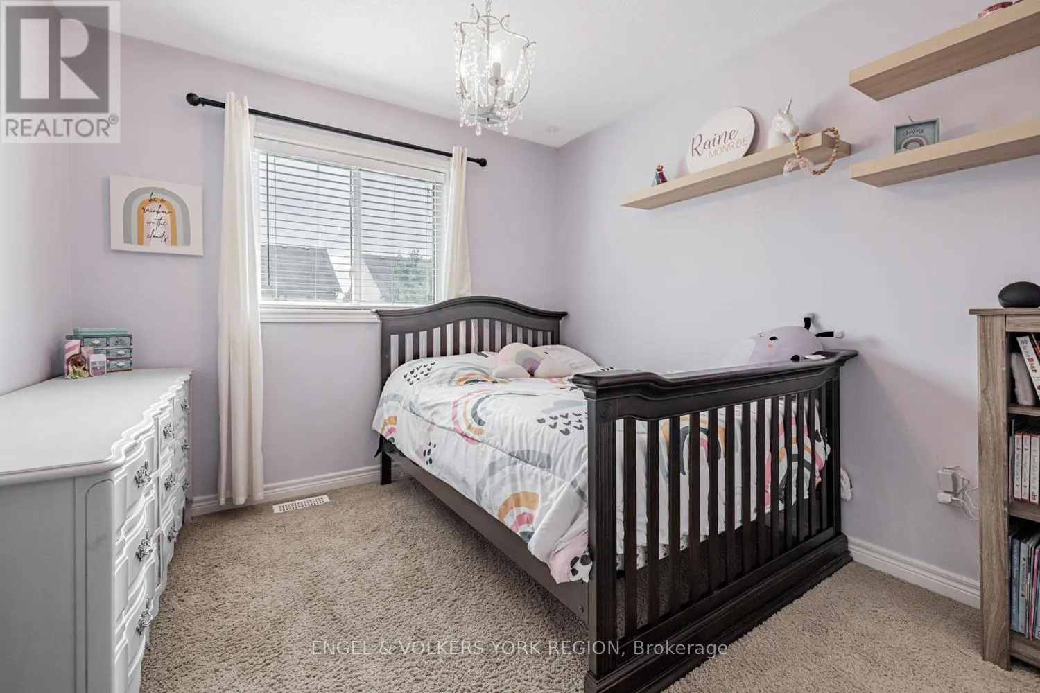176 BANTING CRESCENT