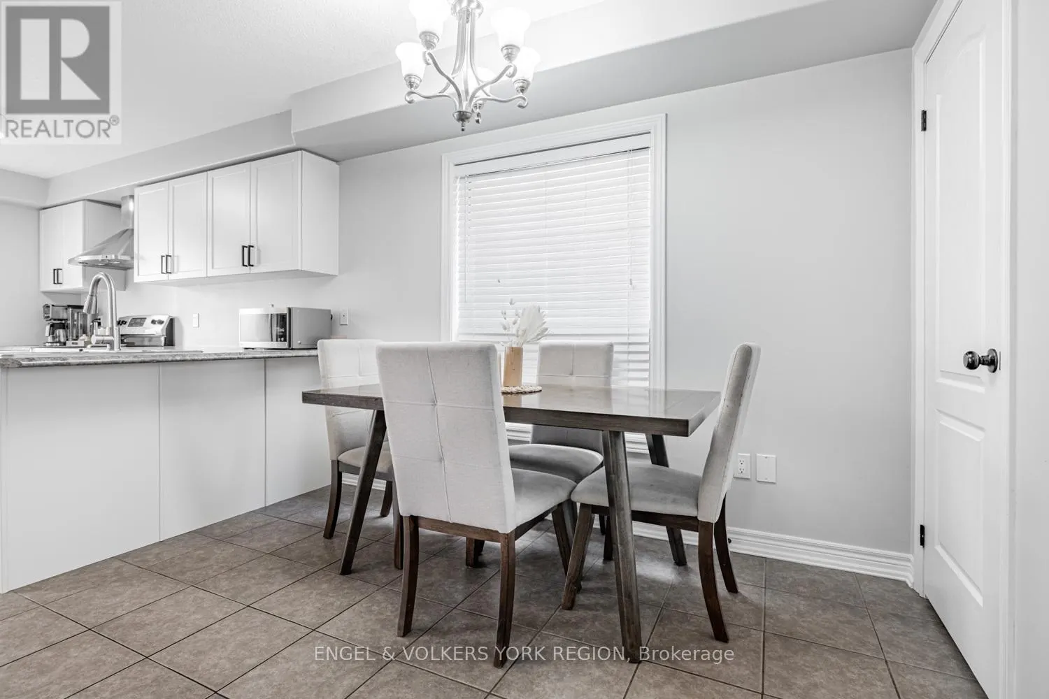 176 BANTING CRESCENT