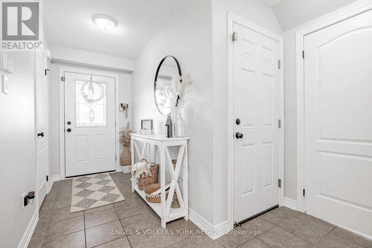 176 BANTING CRESCENT