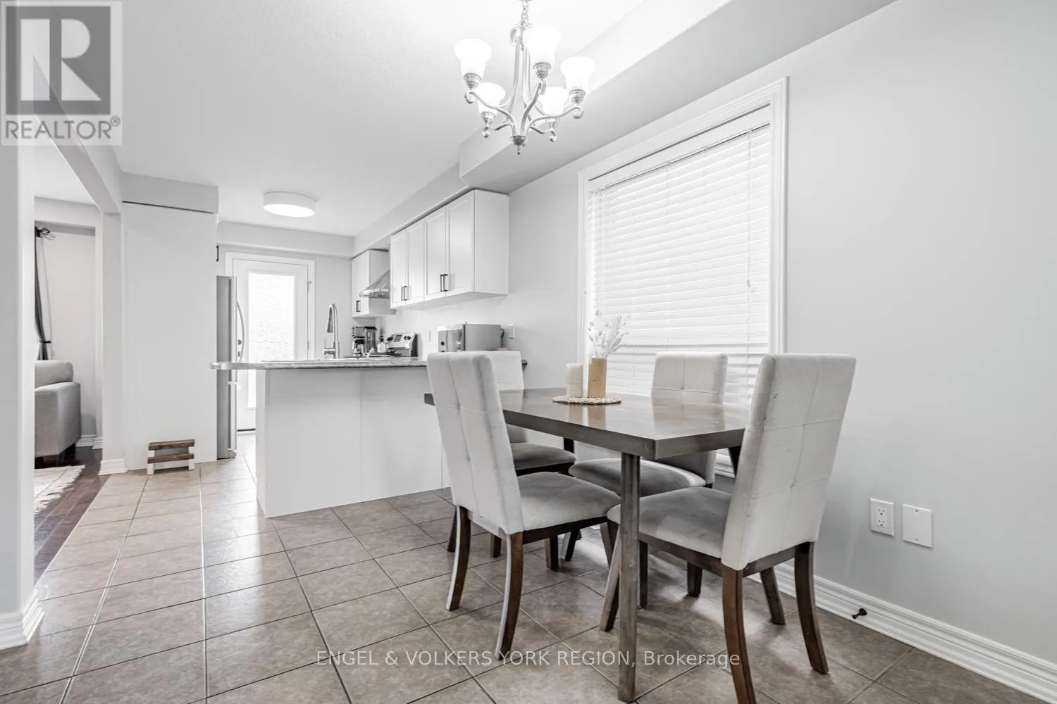 176 BANTING CRESCENT
