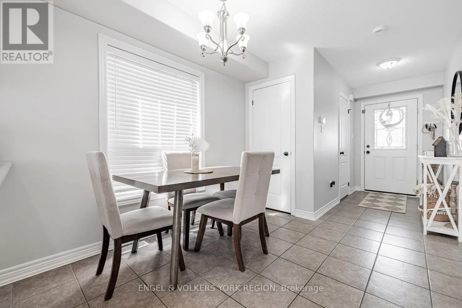 176 BANTING CRESCENT