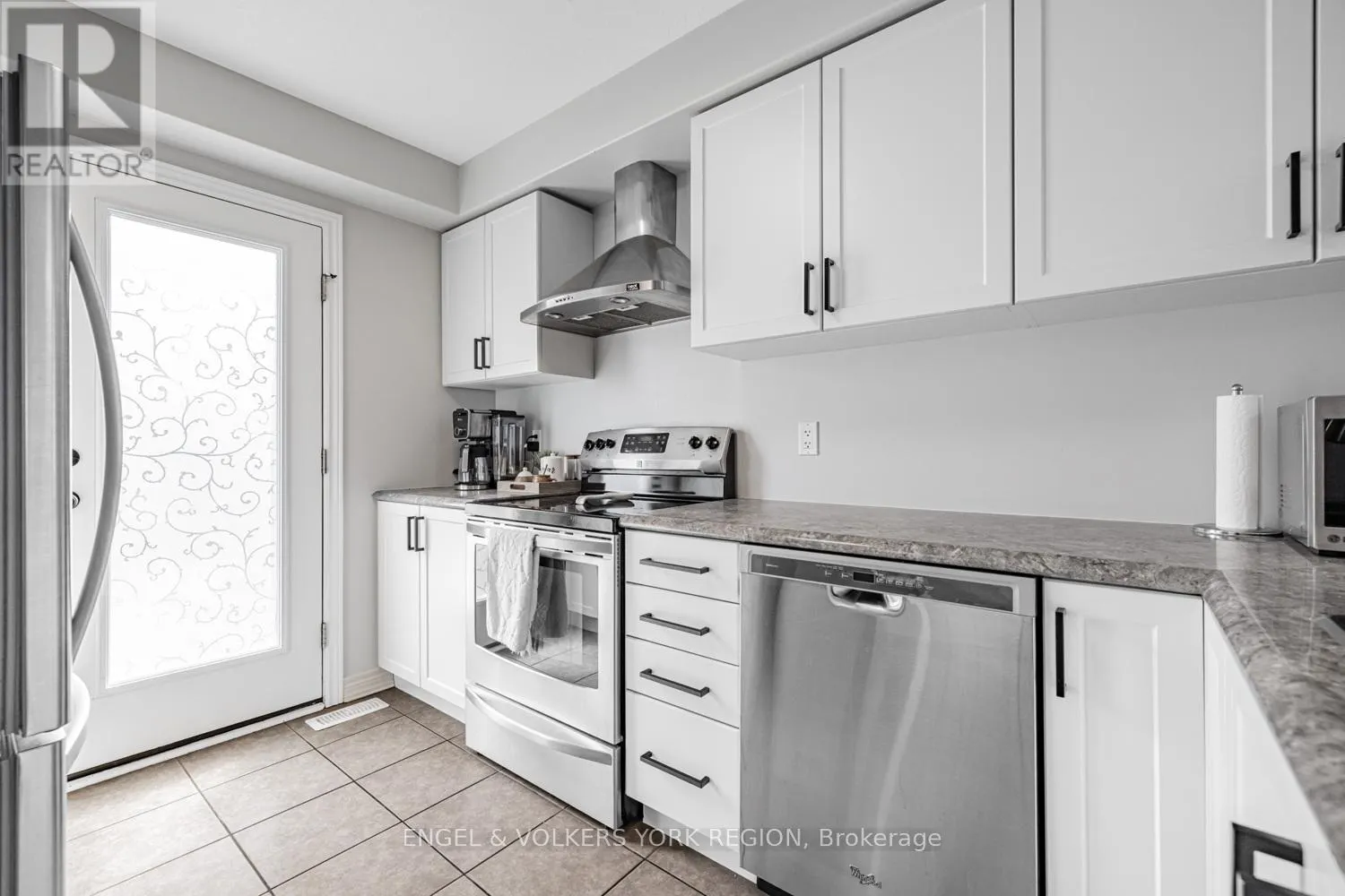 176 BANTING CRESCENT