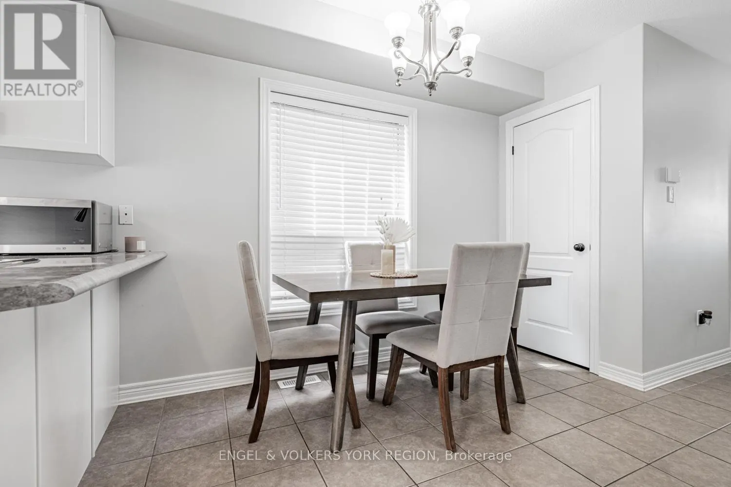 176 BANTING CRESCENT