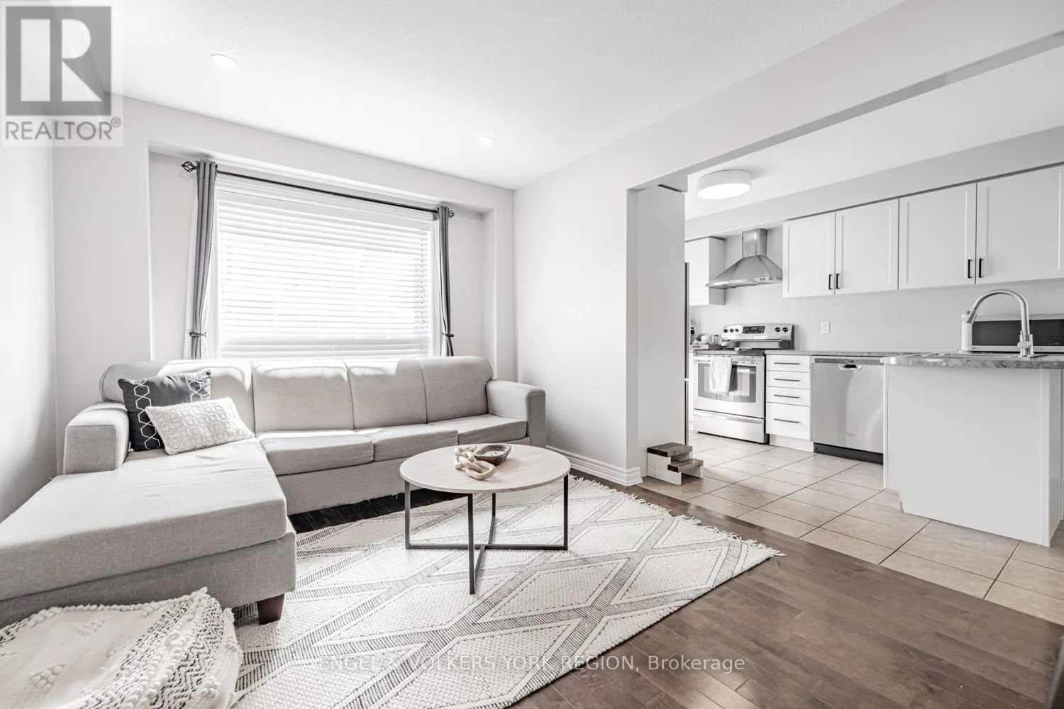 176 BANTING CRESCENT
