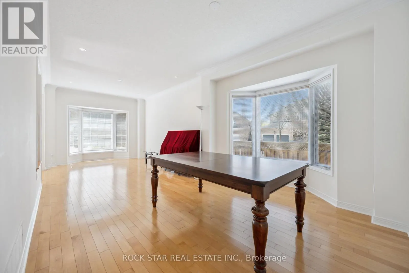 18 BURNDENFORD CRESCENT