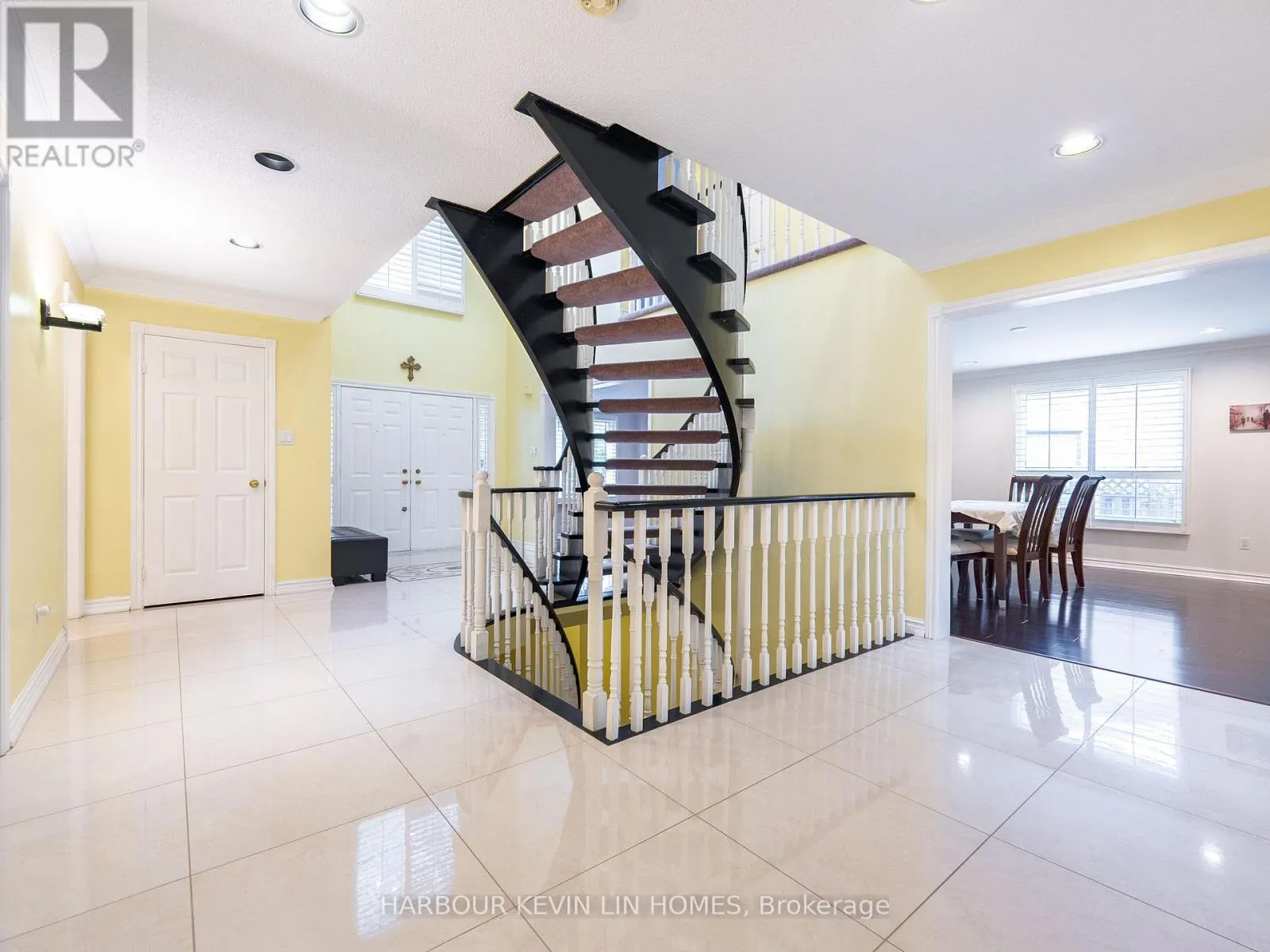 25 PEARL GATE COURT