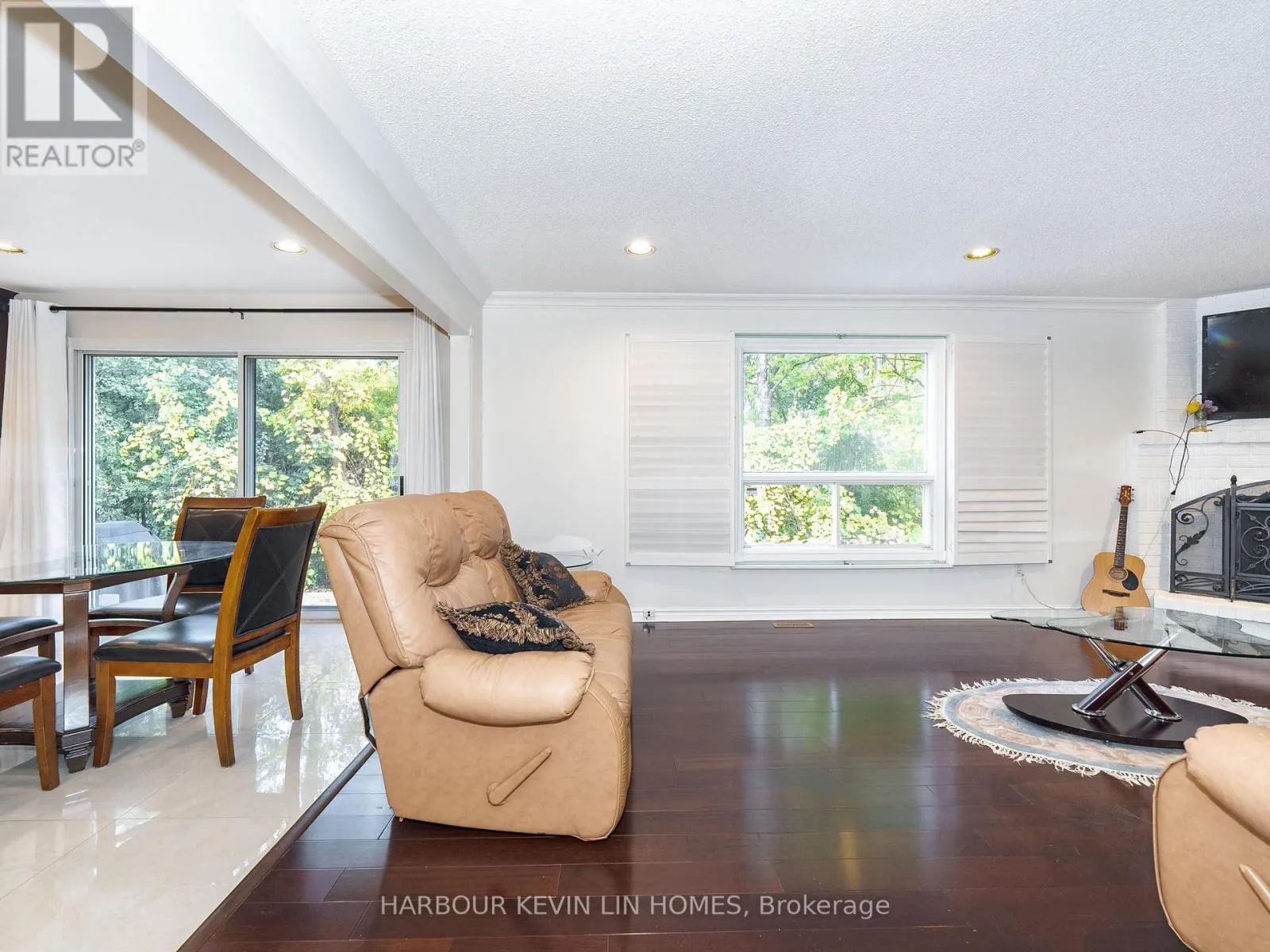 25 PEARL GATE COURT