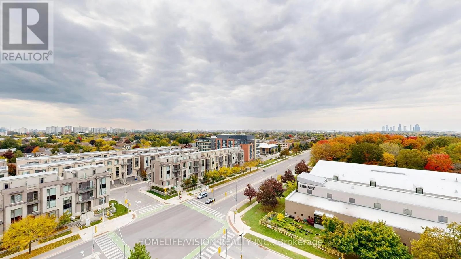 1010 - 7420 BATHURST STREET