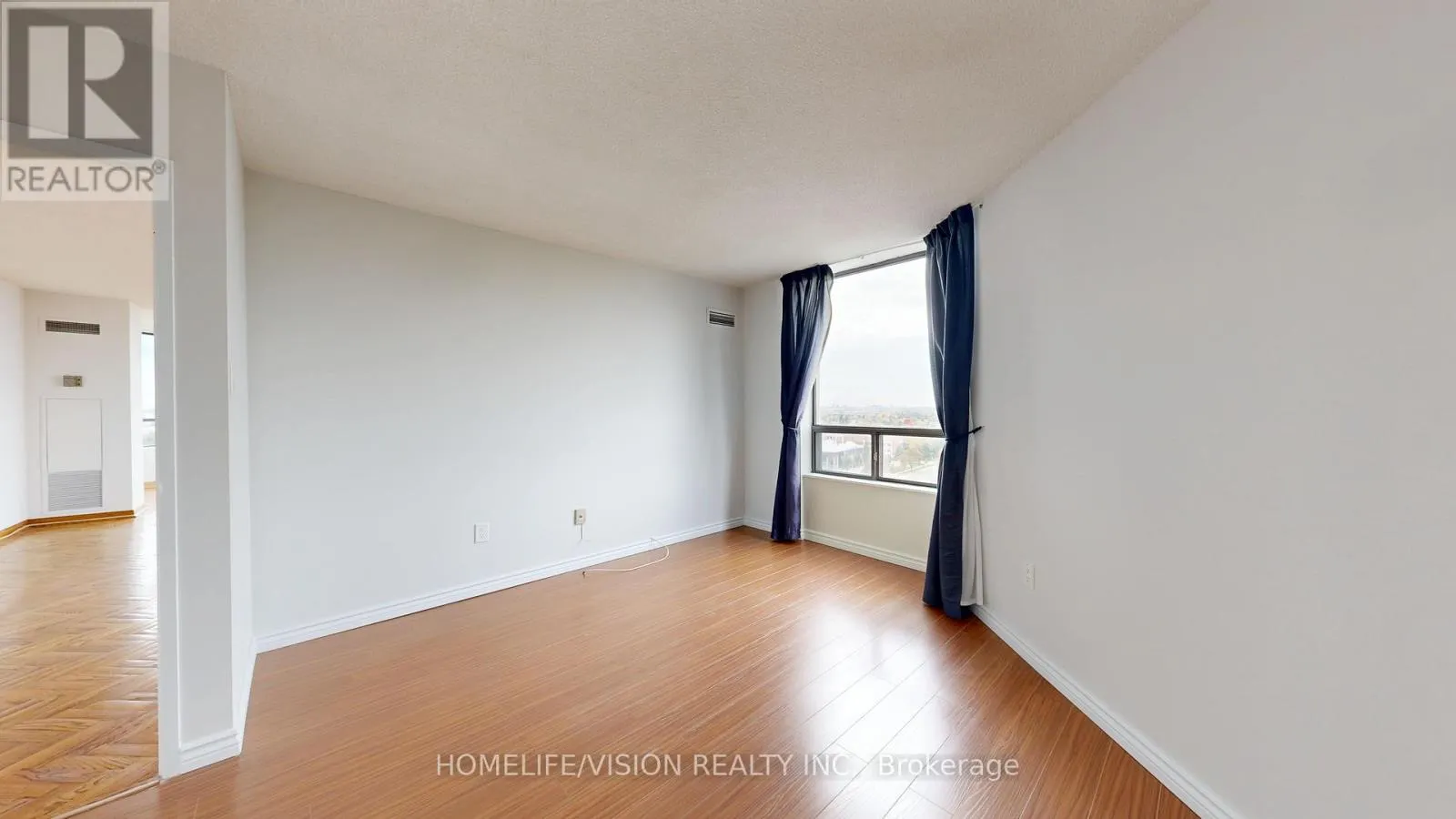 1010 - 7420 BATHURST STREET