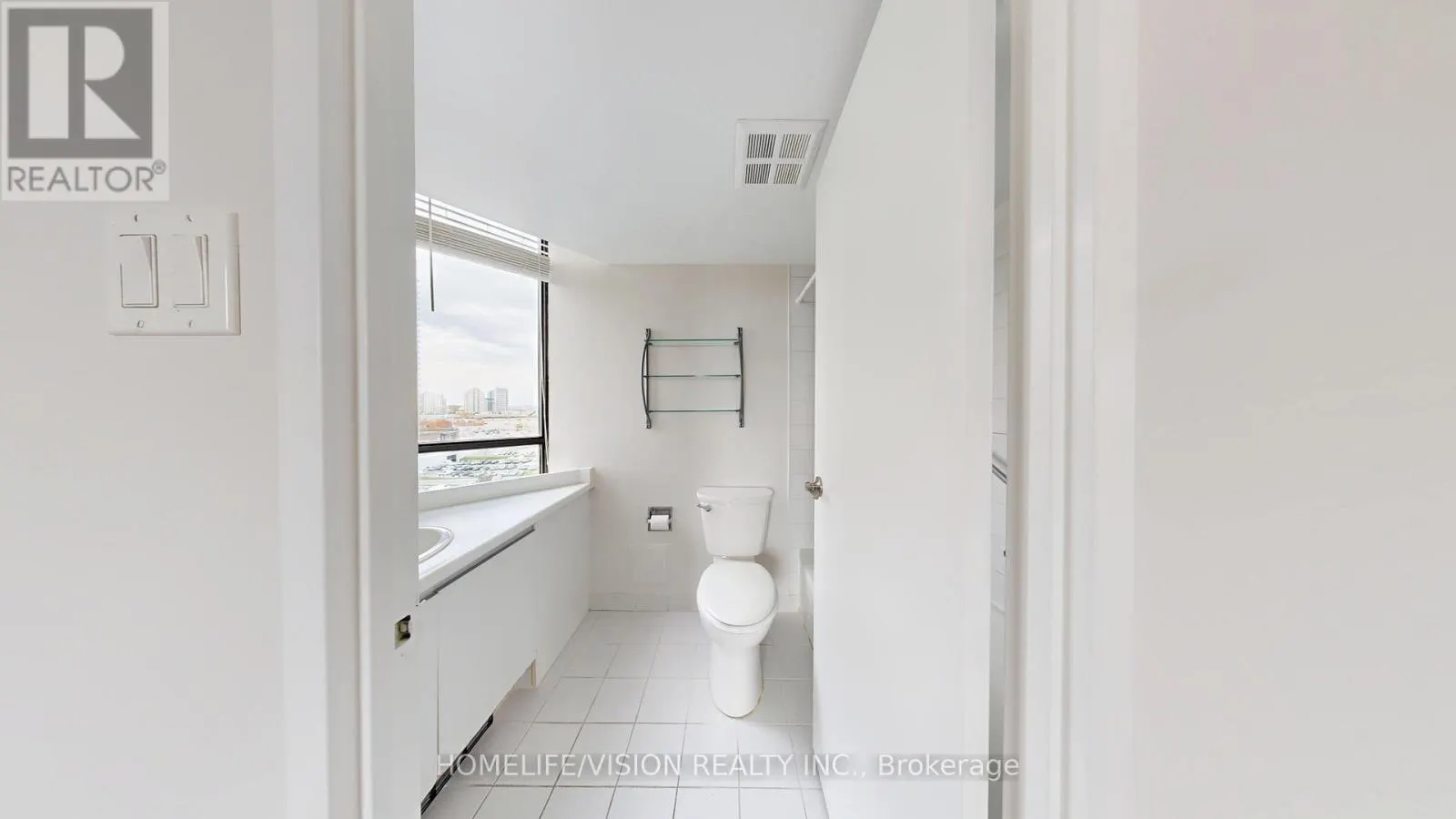 1010 - 7420 BATHURST STREET
