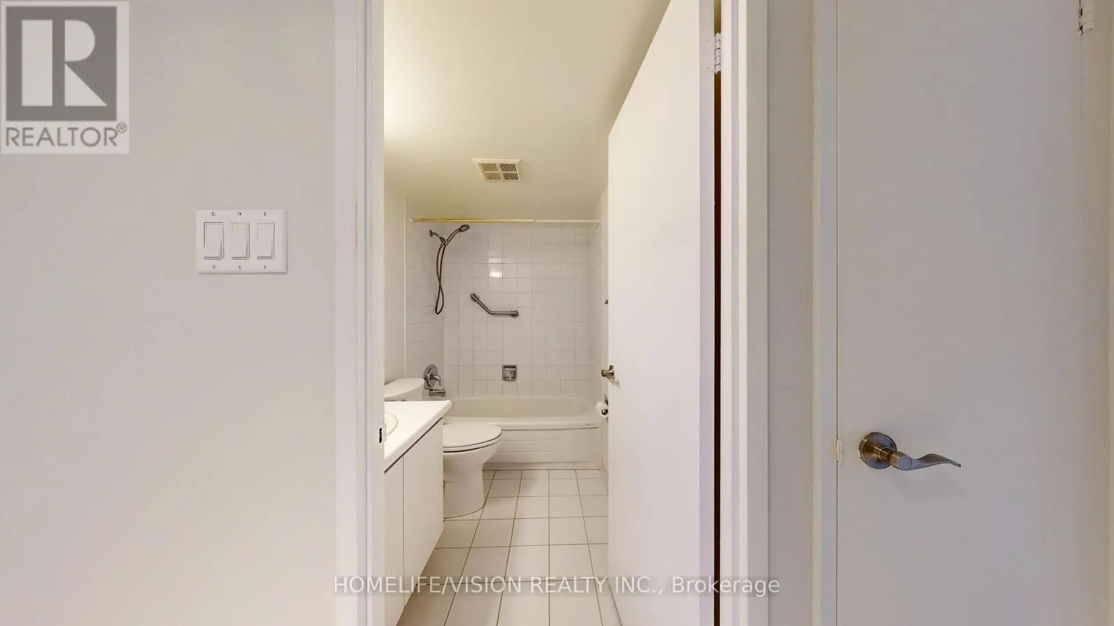 1010 - 7420 BATHURST STREET