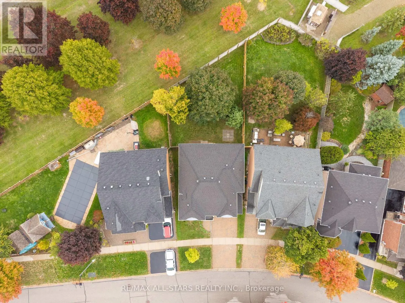 9 WOOD THRUSH AVENUE