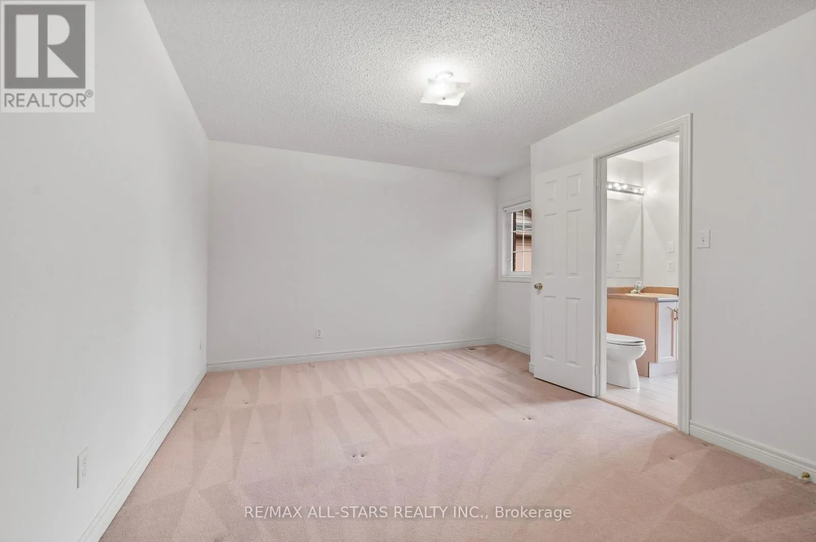 9 WOOD THRUSH AVENUE
