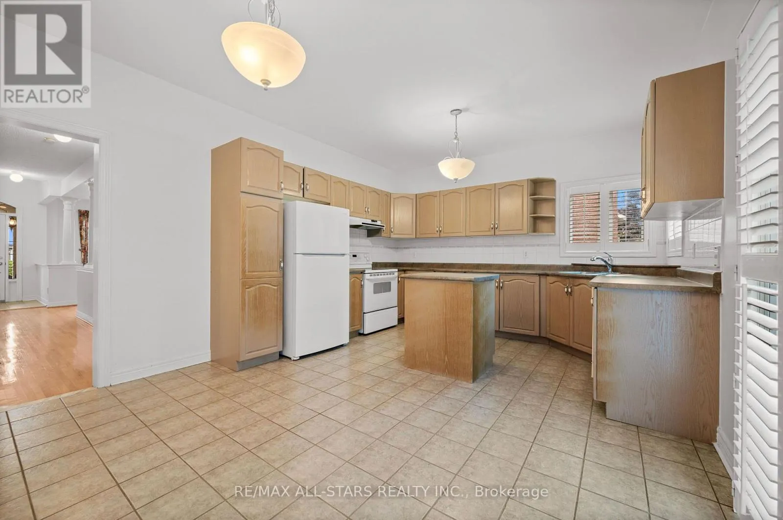 9 WOOD THRUSH AVENUE