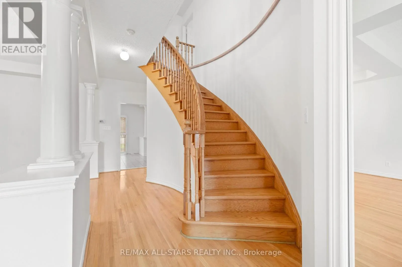 9 WOOD THRUSH AVENUE
