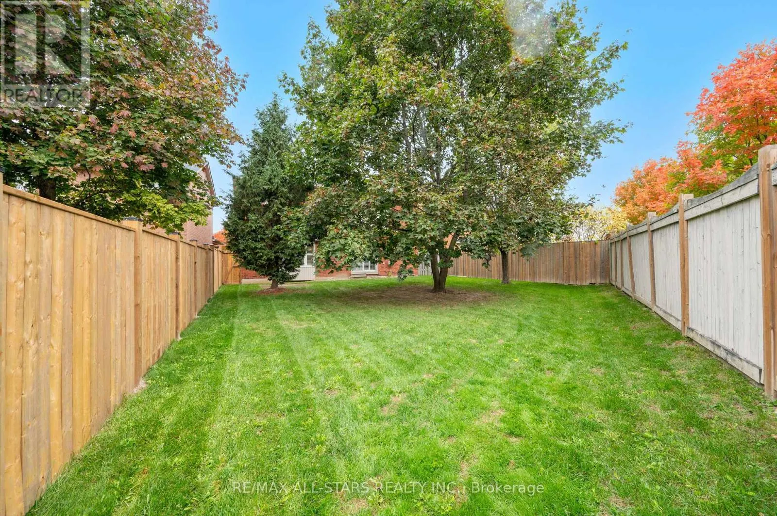 9 WOOD THRUSH AVENUE