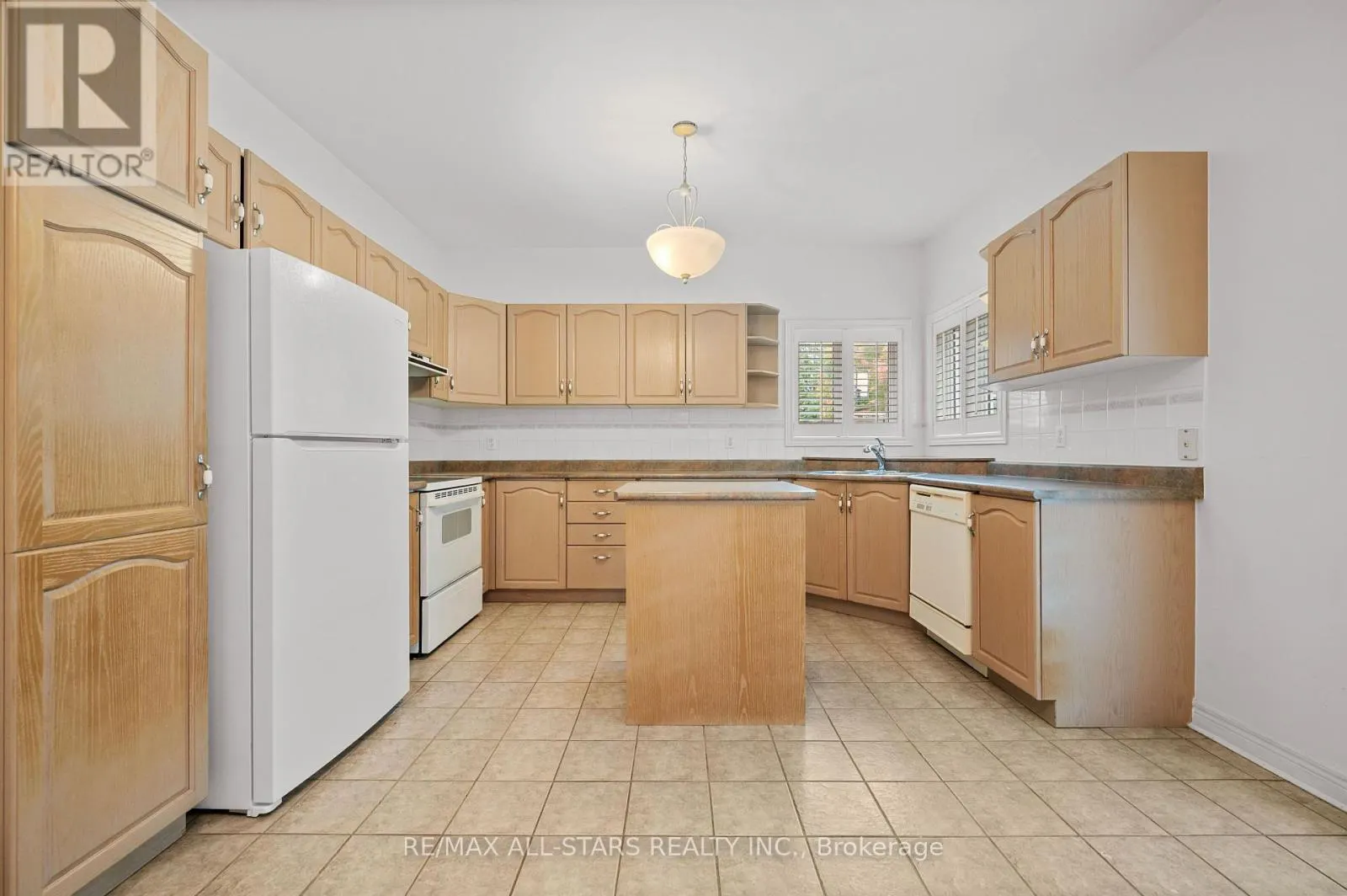9 WOOD THRUSH AVENUE