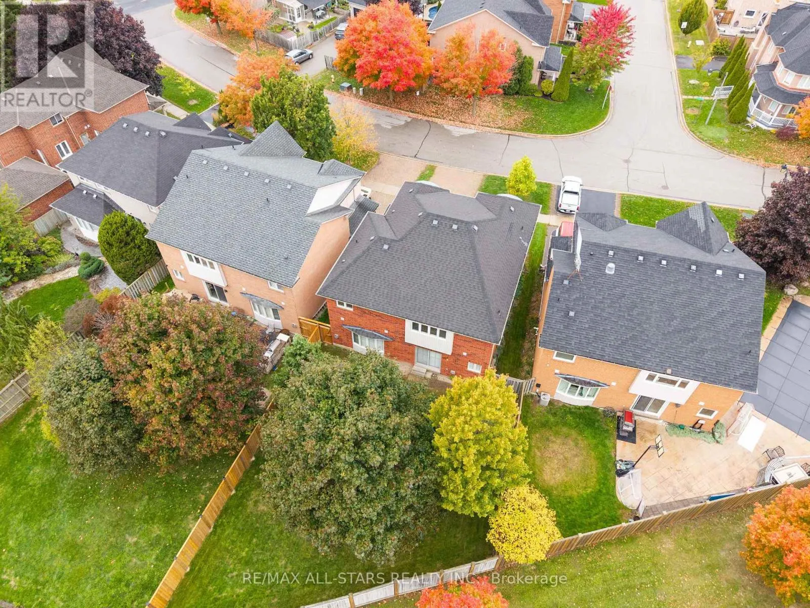 9 WOOD THRUSH AVENUE