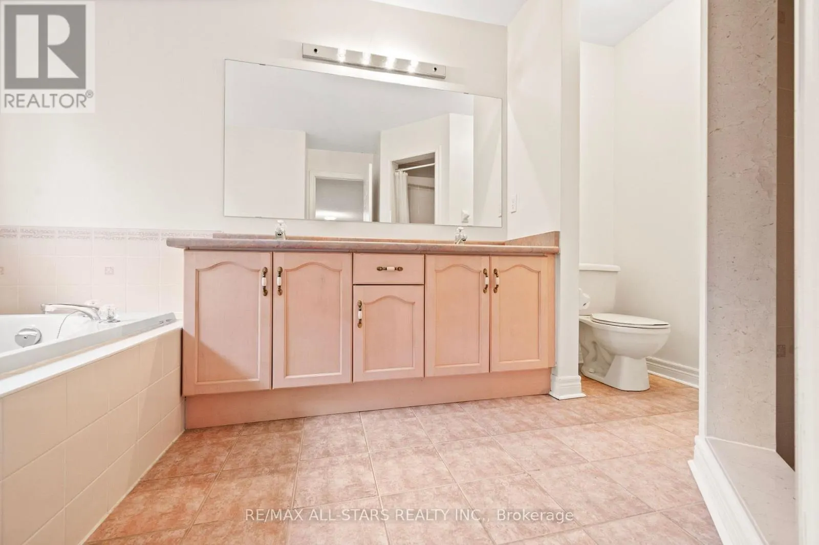 9 WOOD THRUSH AVENUE