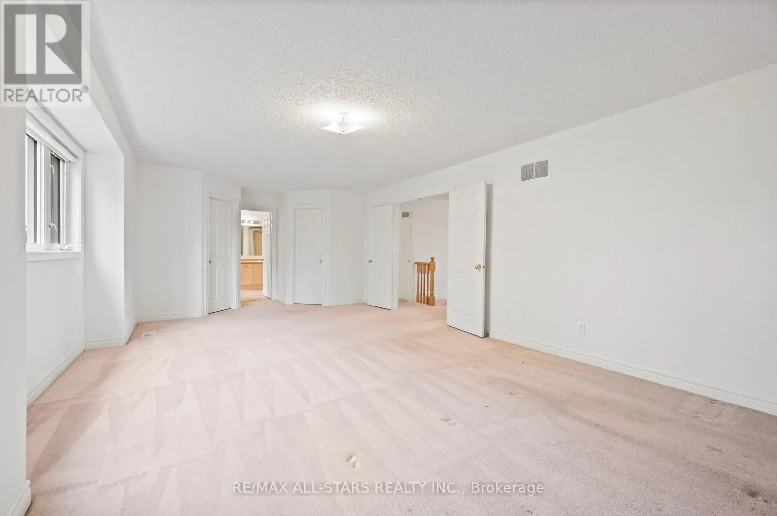 9 WOOD THRUSH AVENUE
