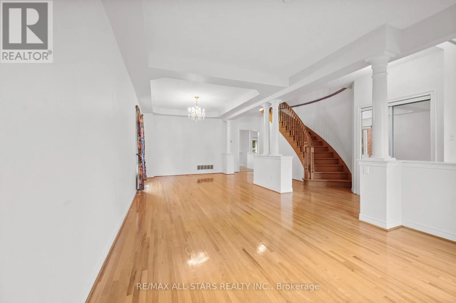 9 WOOD THRUSH AVENUE