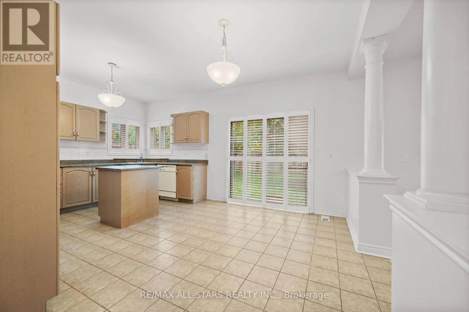9 WOOD THRUSH AVENUE