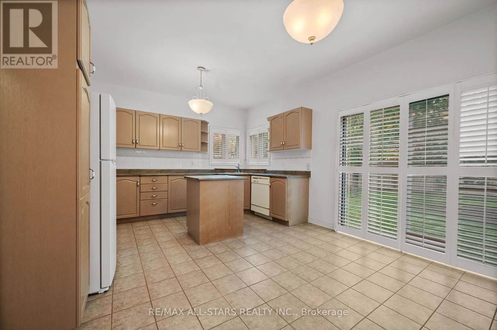9 WOOD THRUSH AVENUE