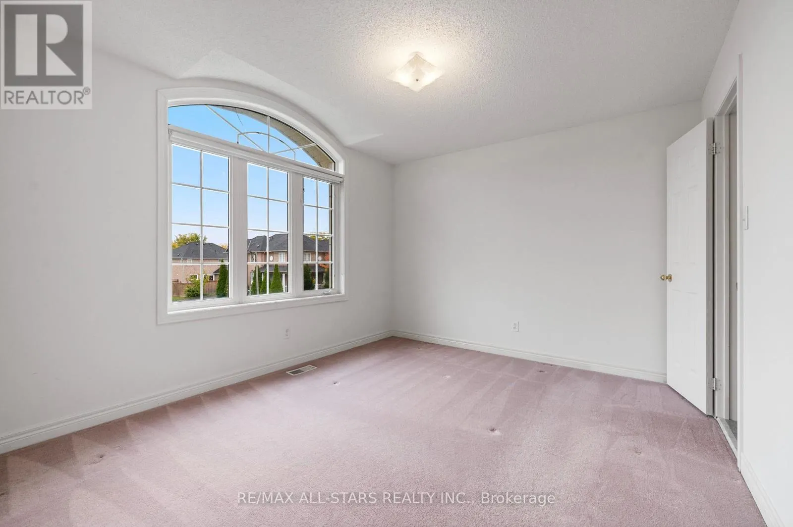 9 WOOD THRUSH AVENUE