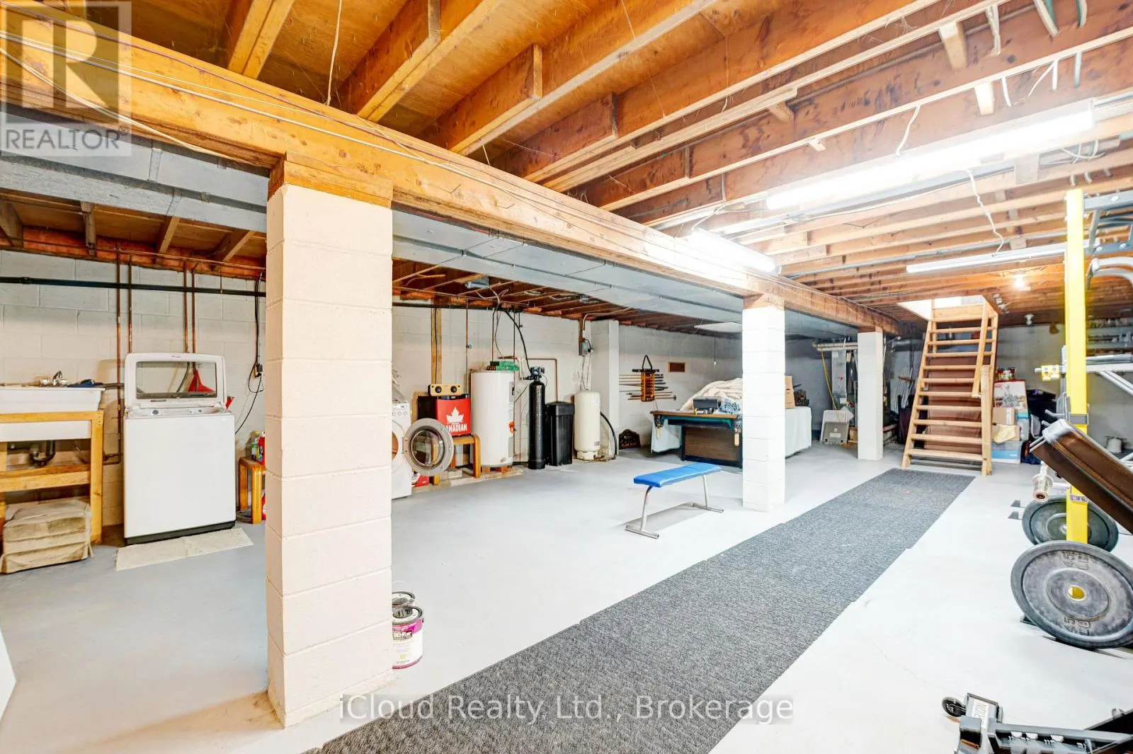 22186 KENNEDY ROAD