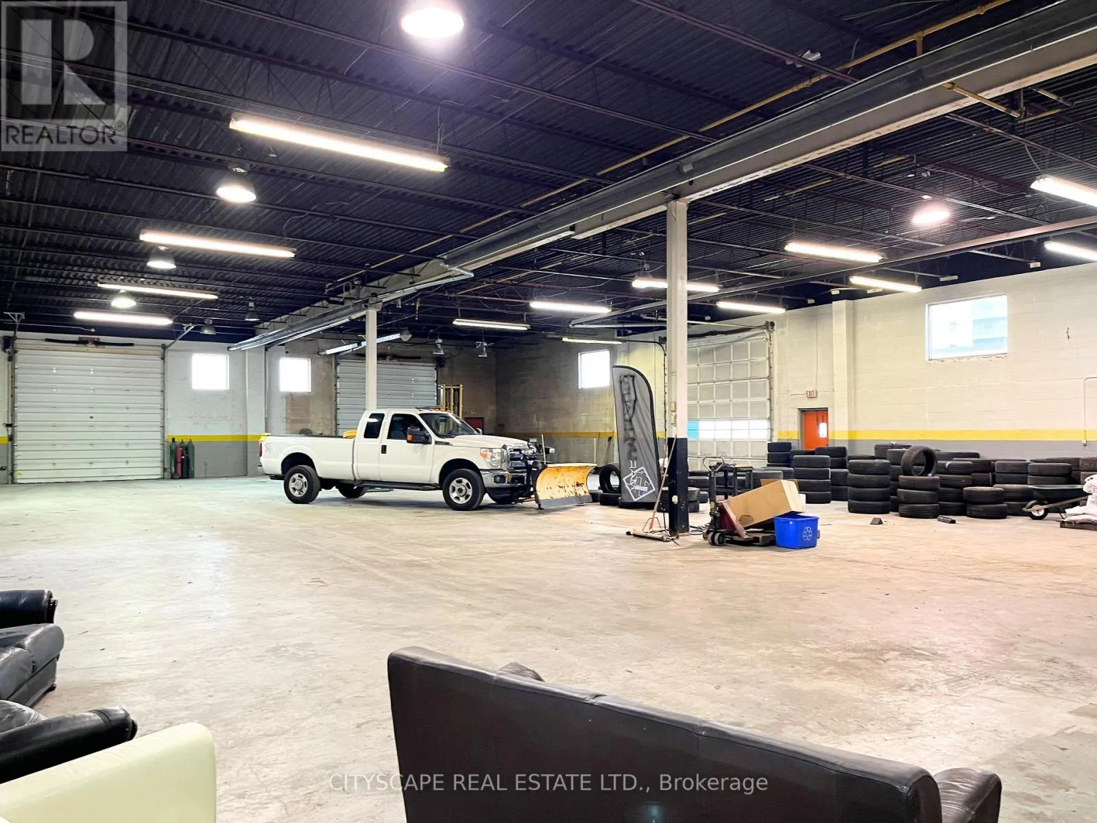 220 CREDITSTONE ROAD