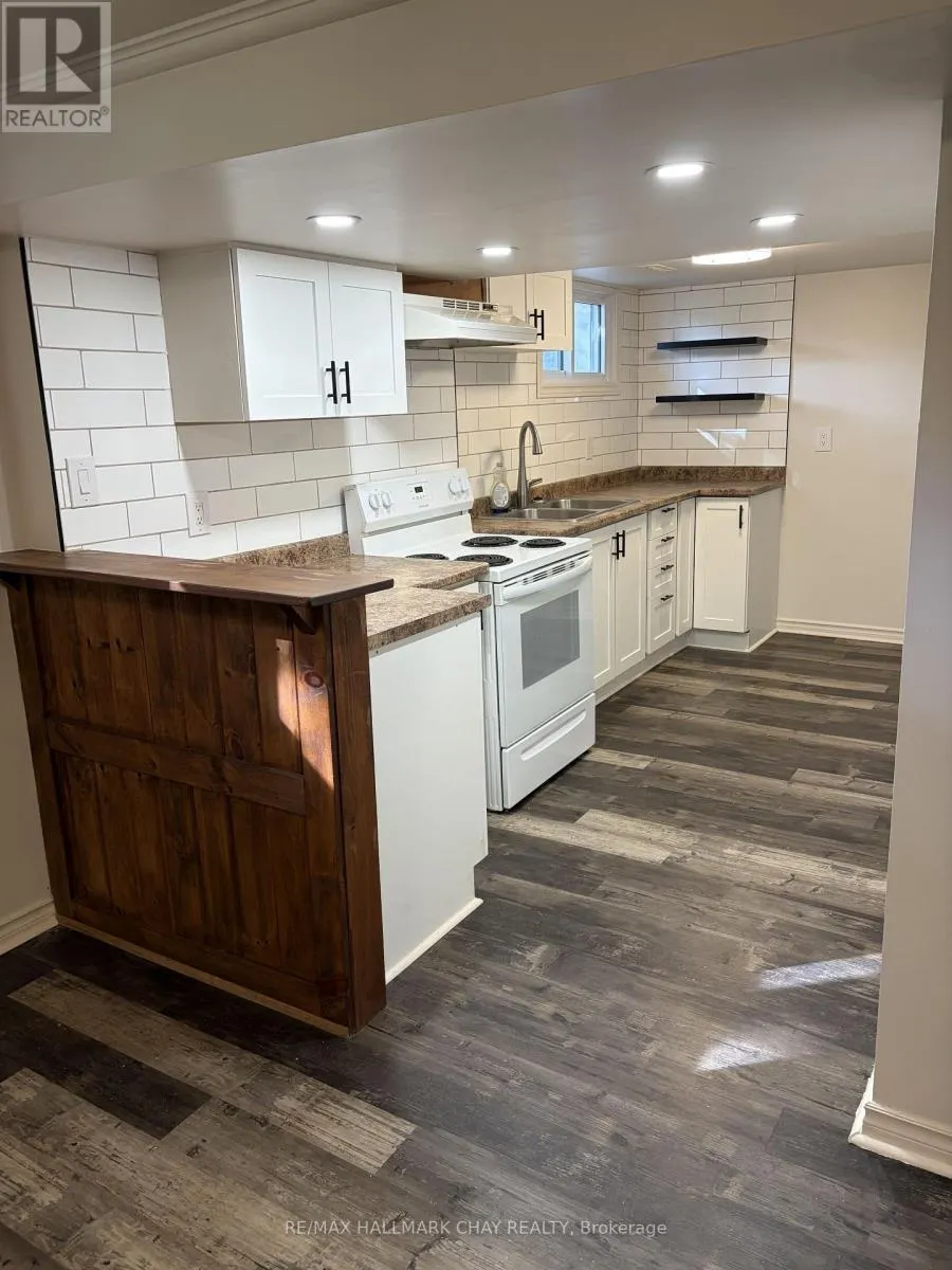 LOWER UNIT - 10 OAK STREET