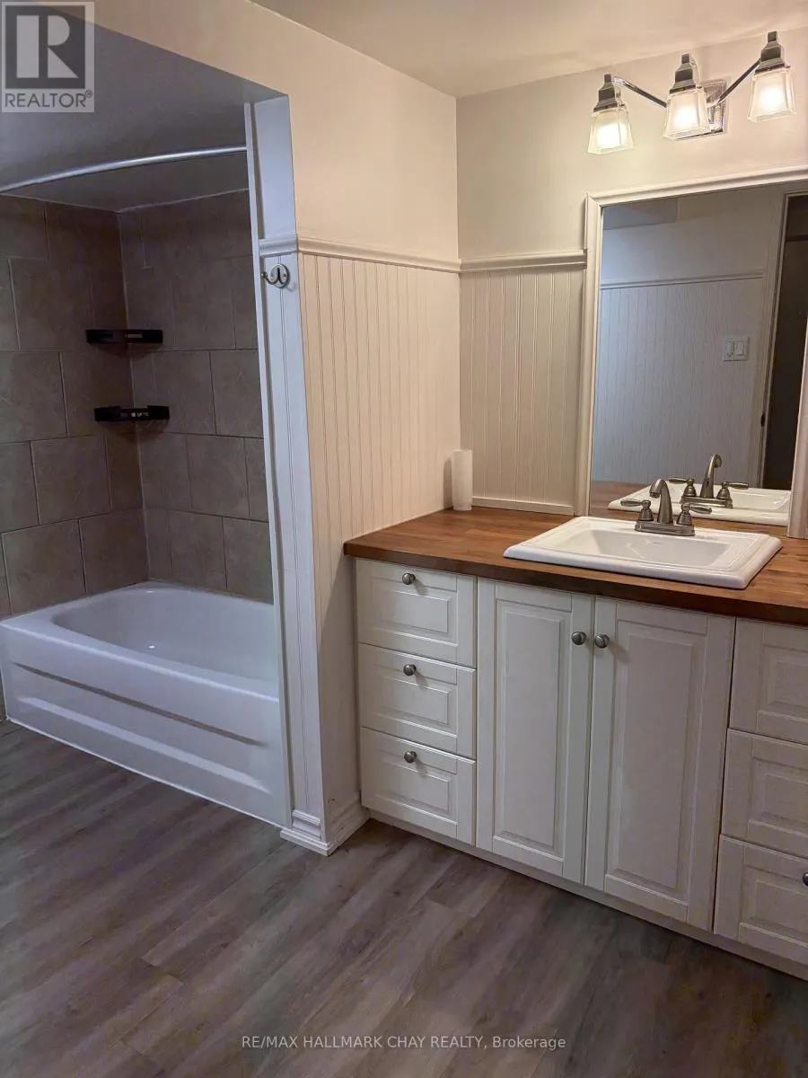 LOWER UNIT - 10 OAK STREET