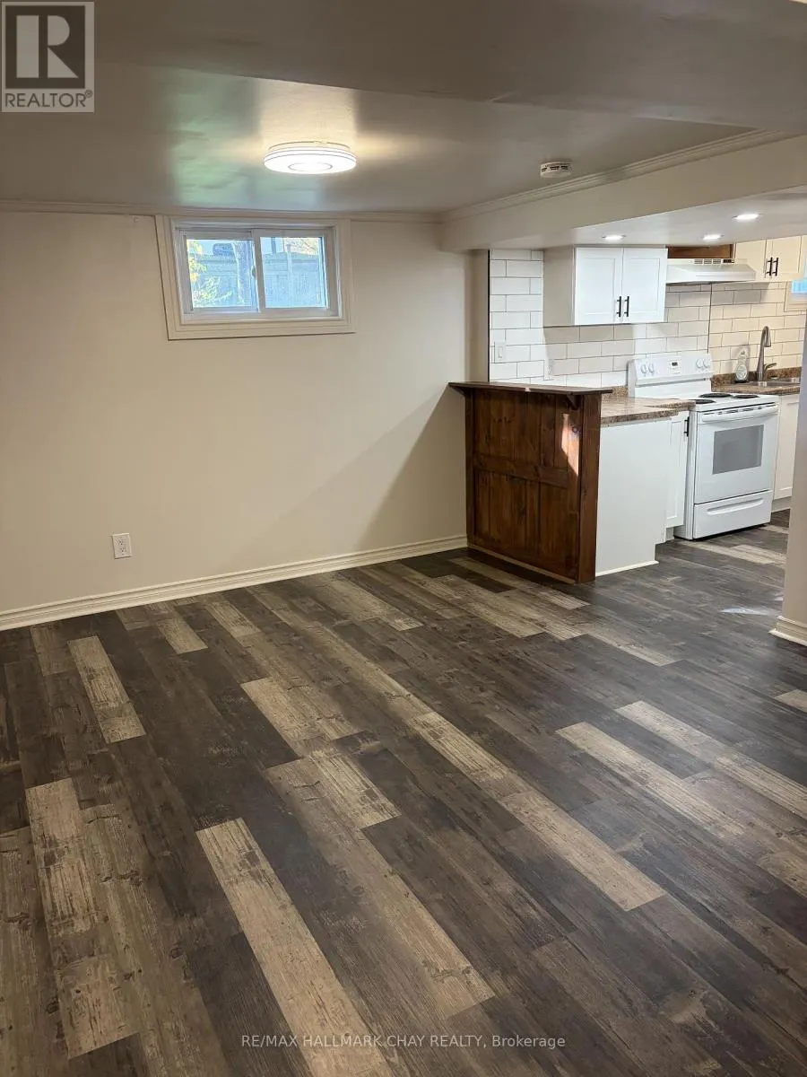 LOWER UNIT - 10 OAK STREET