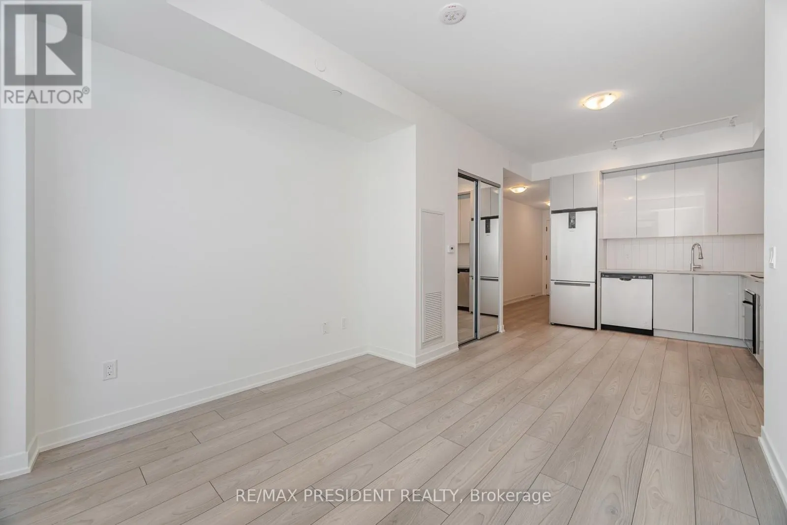 501 - 474 CALDARI ROAD