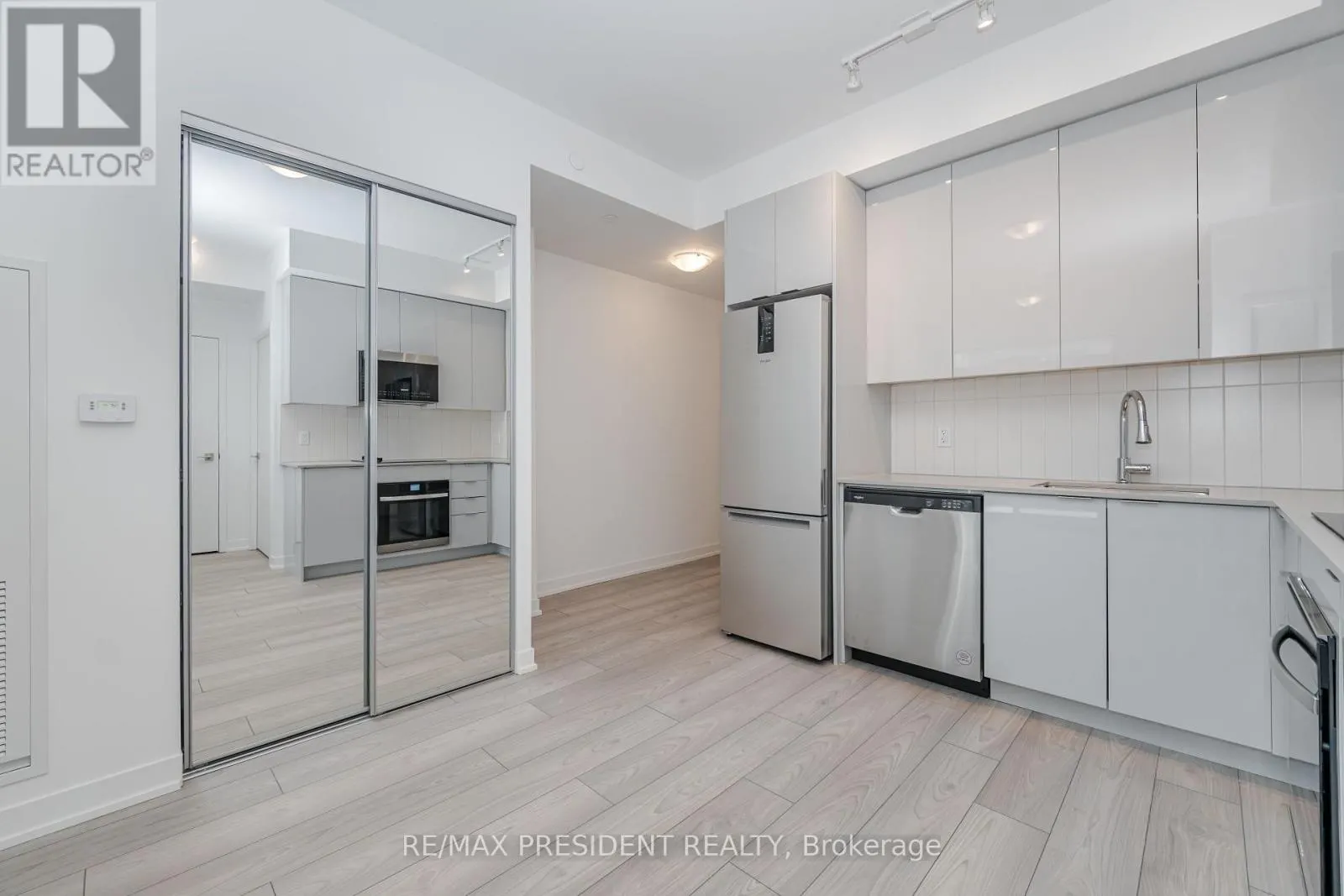 501 - 474 CALDARI ROAD