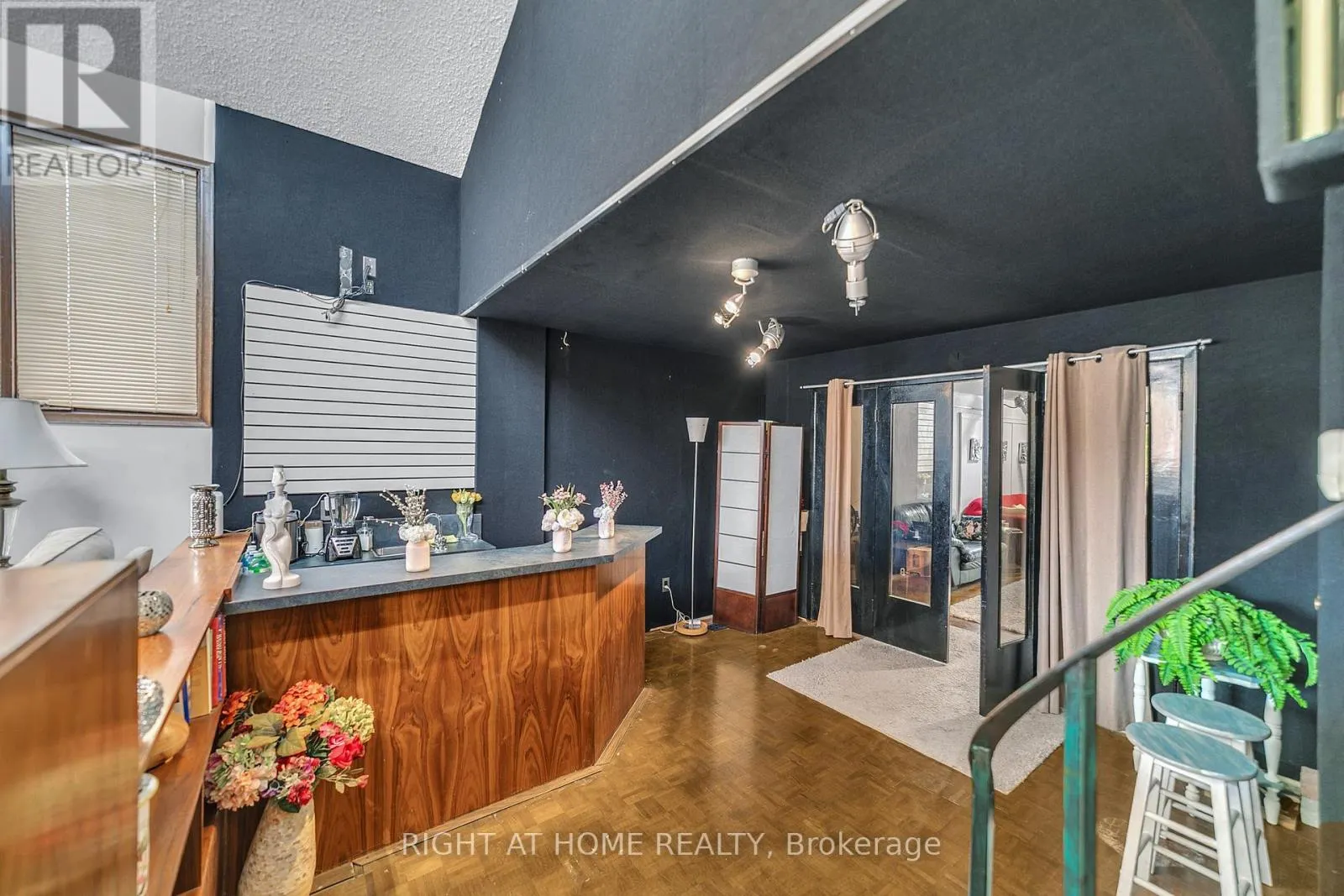 1015 DAVIS DRIVE