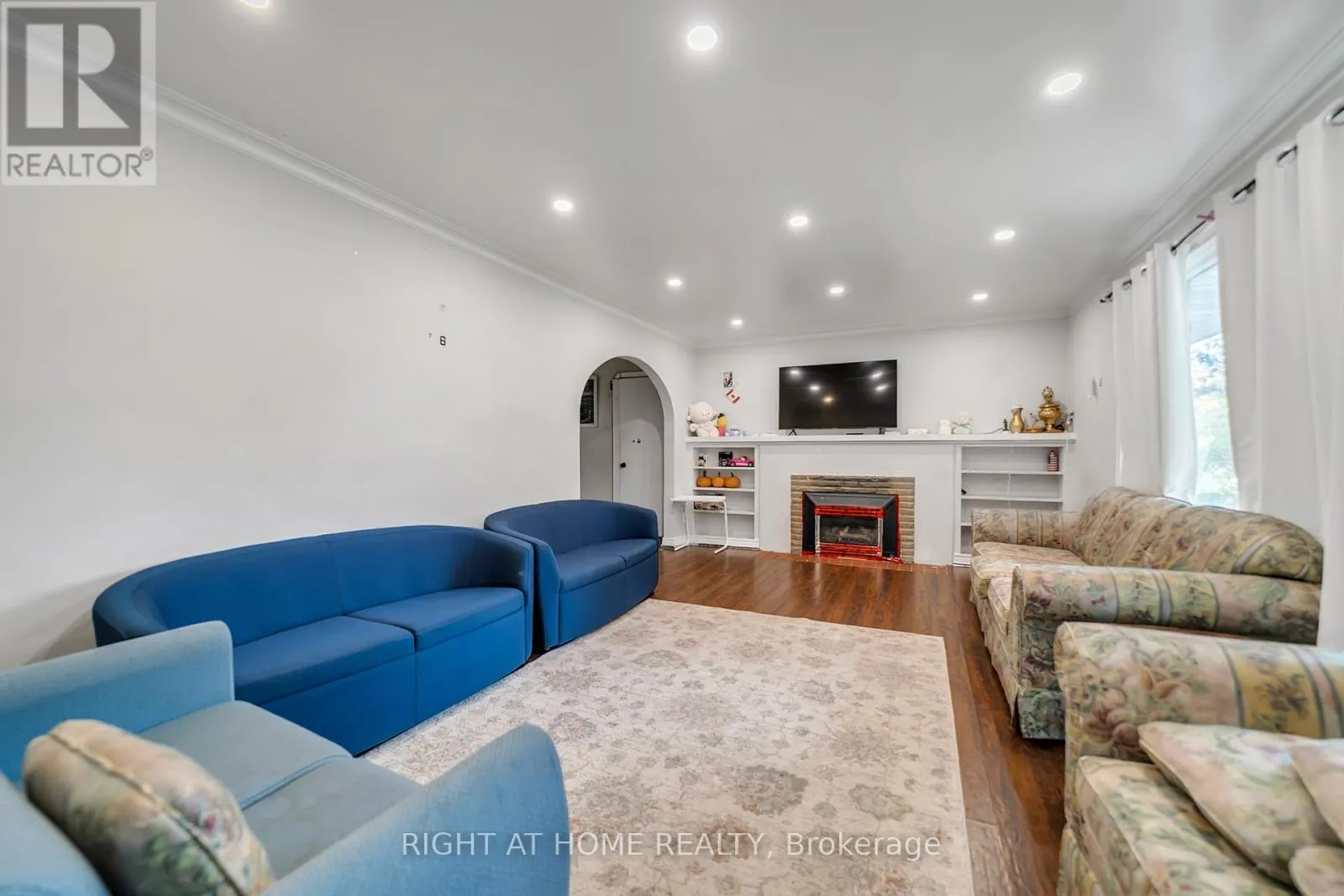 1029 DAVIS DRIVE