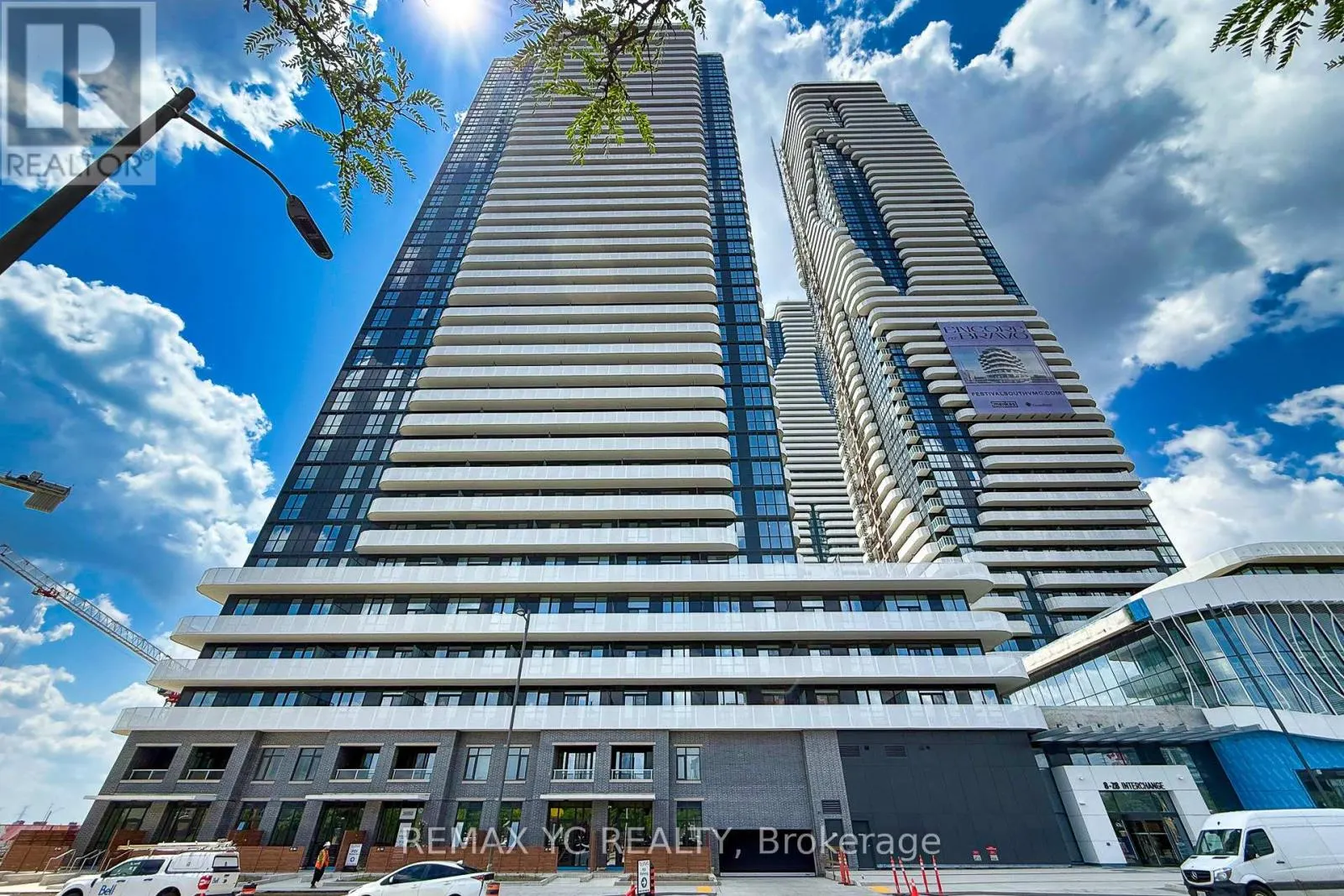 3915 - 28 INTERCHANGE WAY