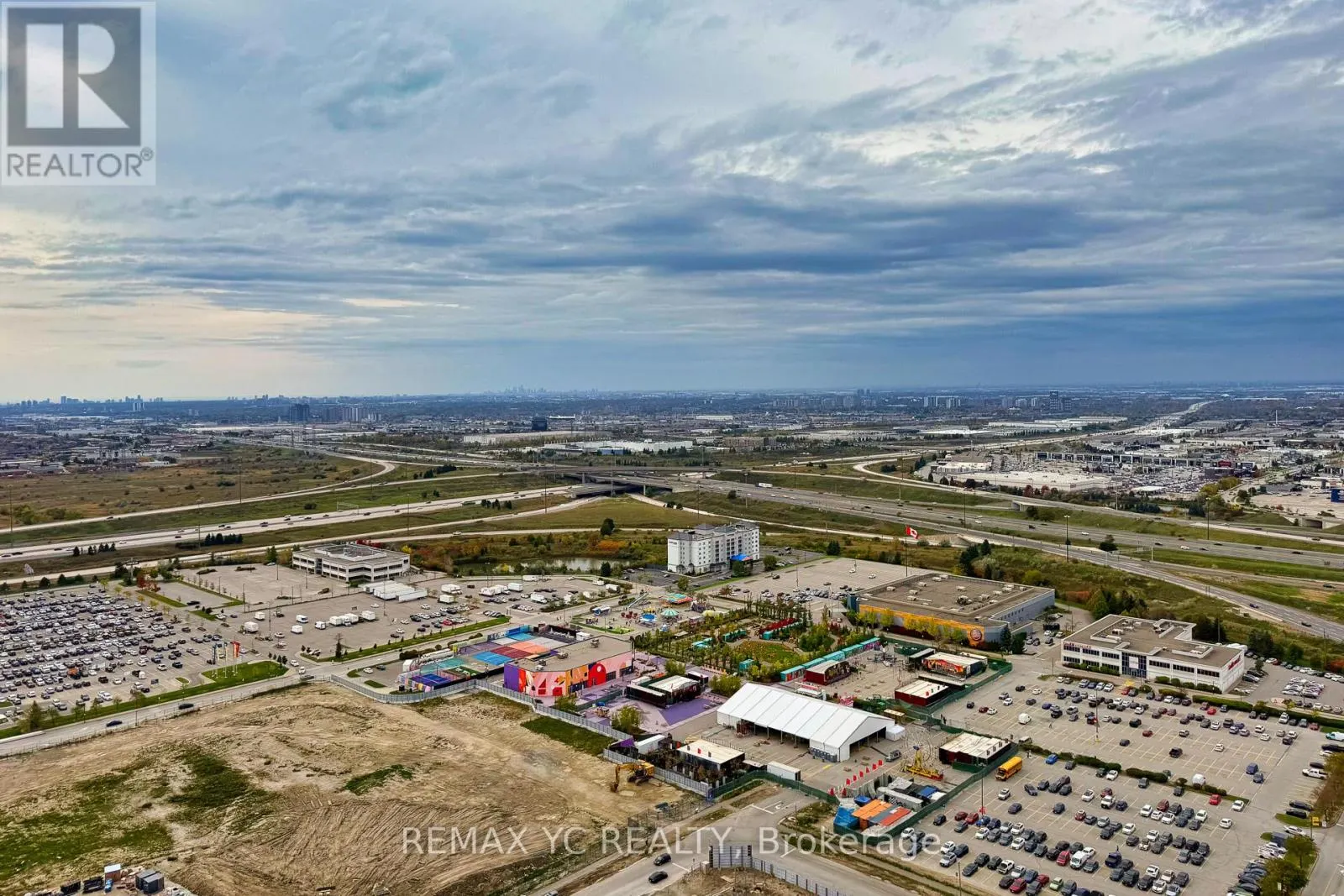 3915 - 28 INTERCHANGE WAY