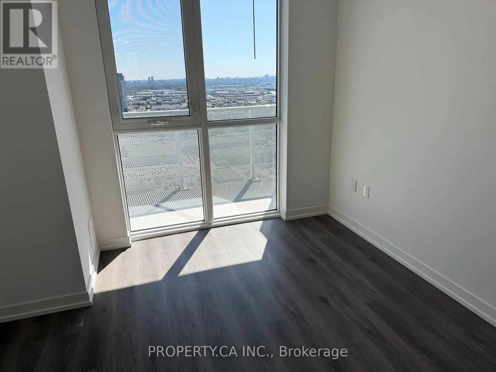 3306 - 28 INTERCHANGE WAY